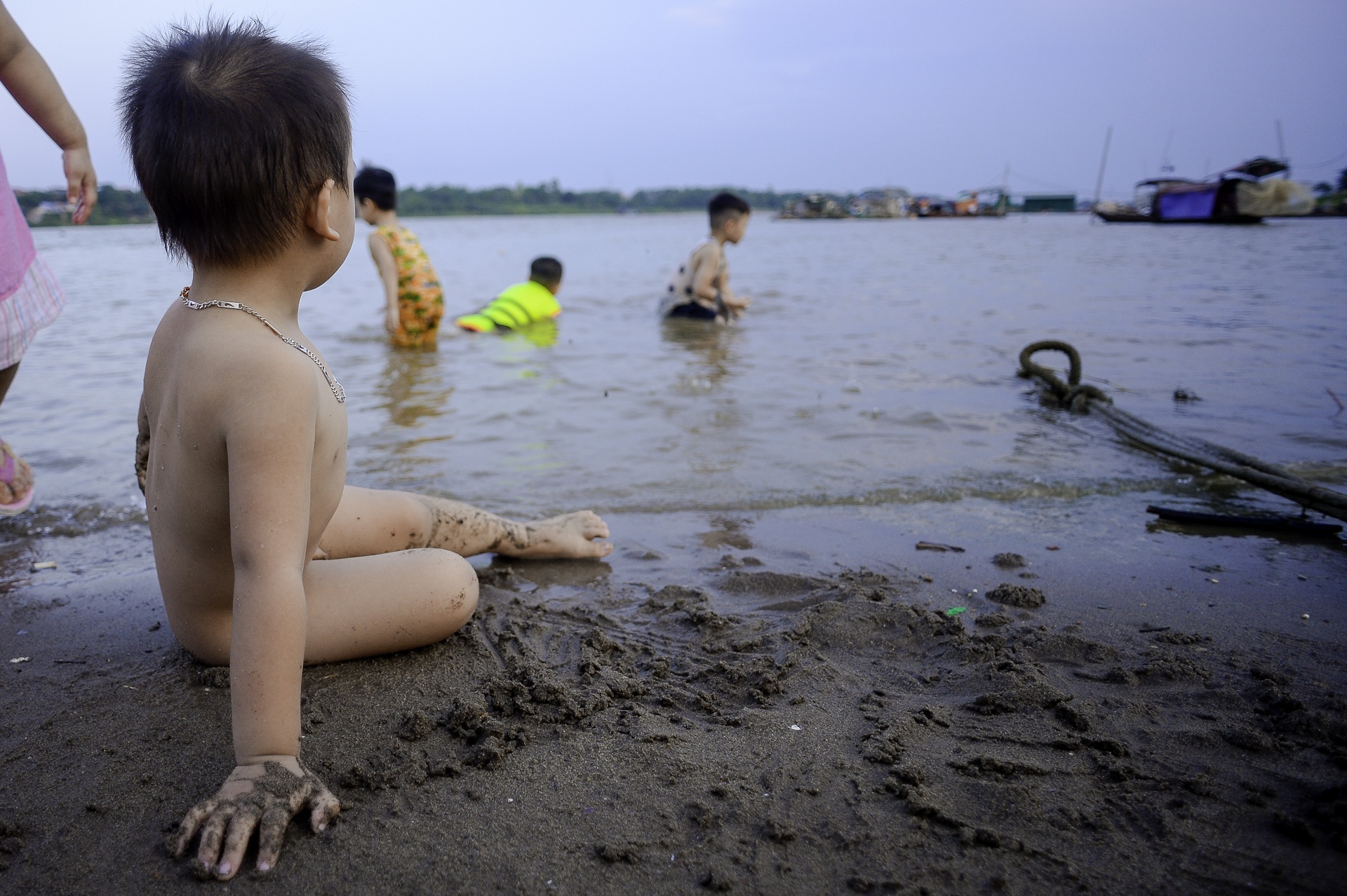 boi loi,  nang nong,  tre em,  nhiet do anh 15