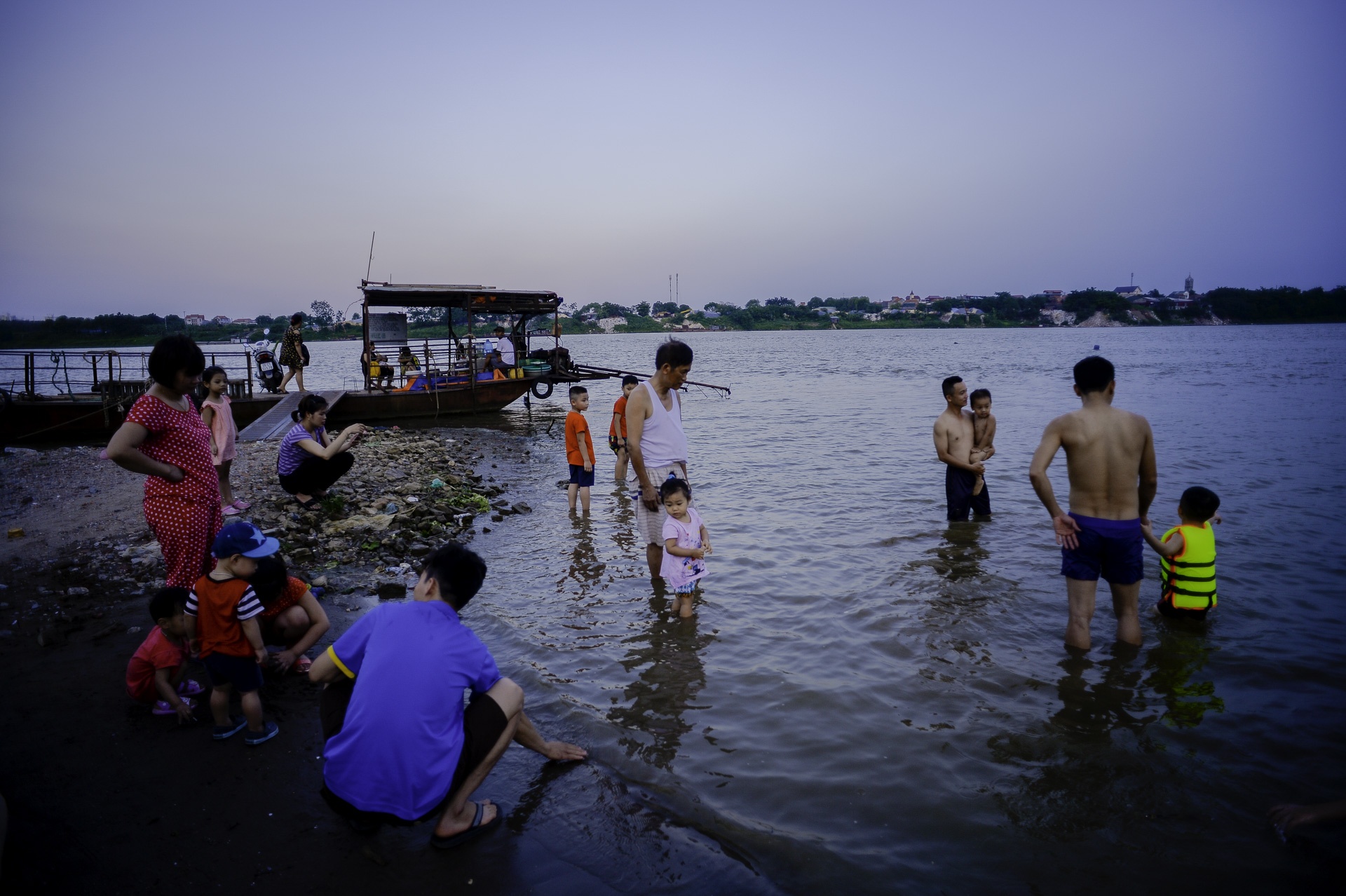 boi loi,  nang nong,  tre em,  nhiet do anh 7