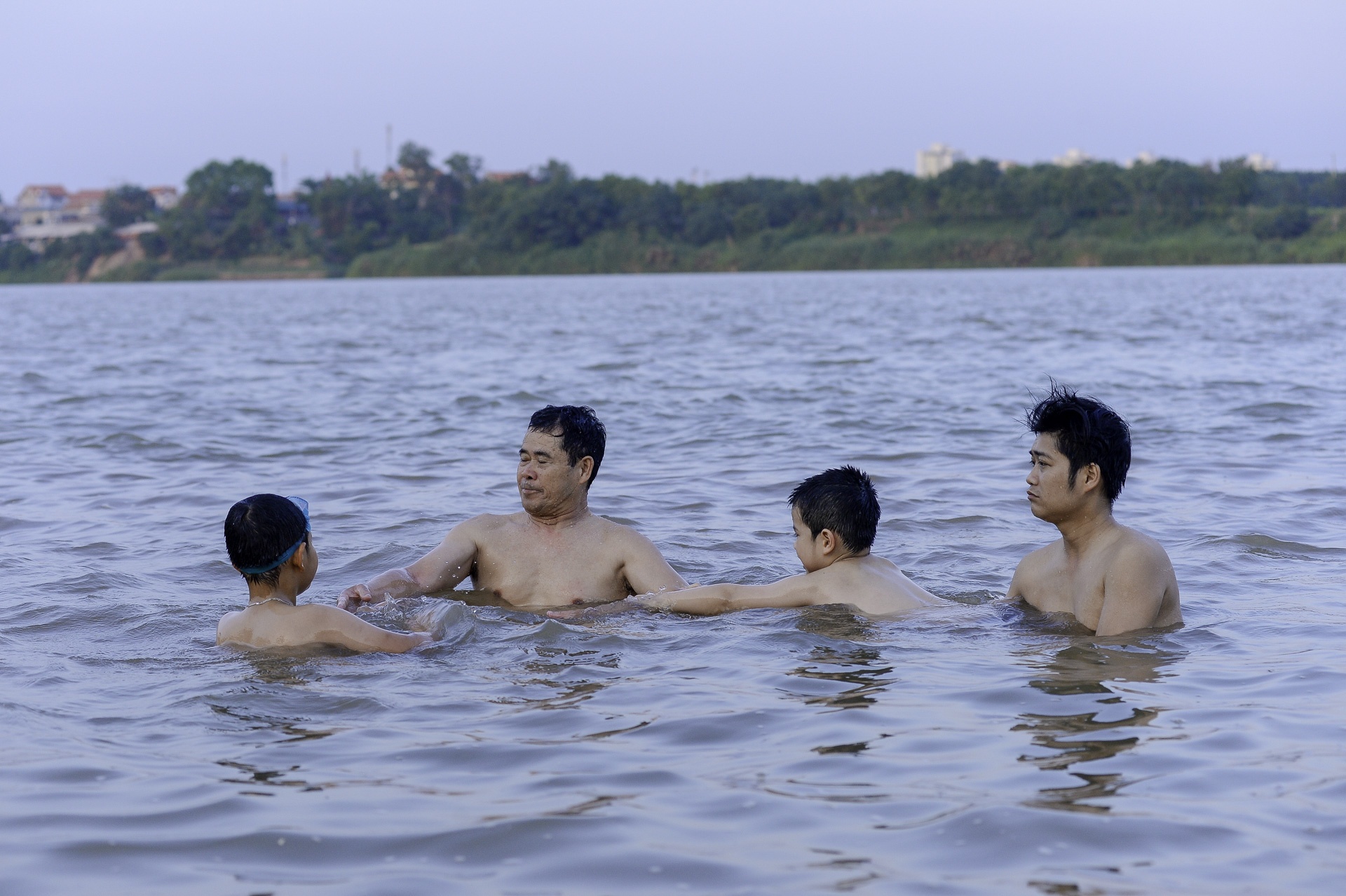 boi loi,  nang nong,  tre em,  nhiet do anh 12