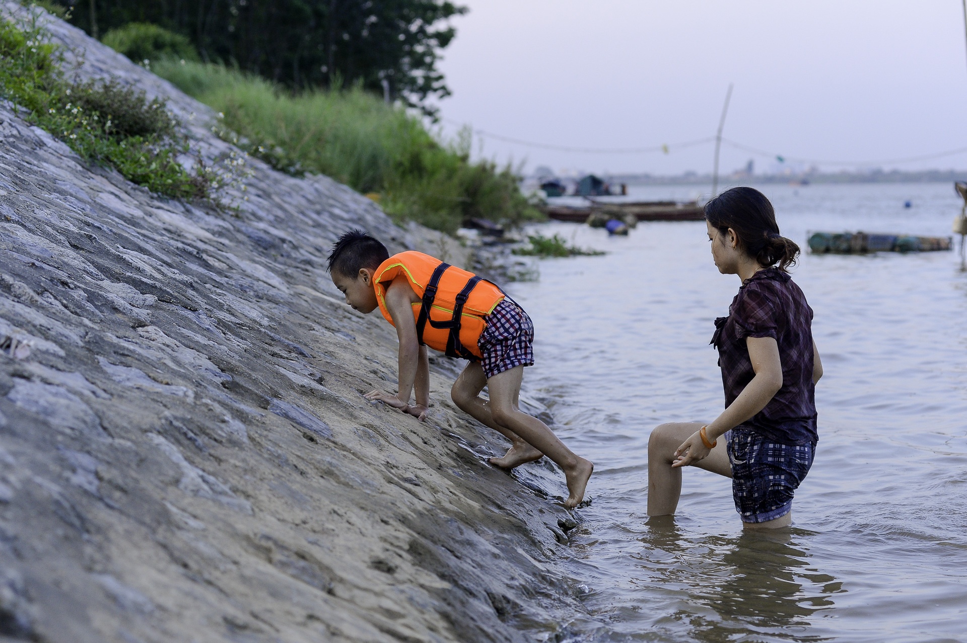 boi loi,  nang nong,  tre em,  nhiet do anh 13