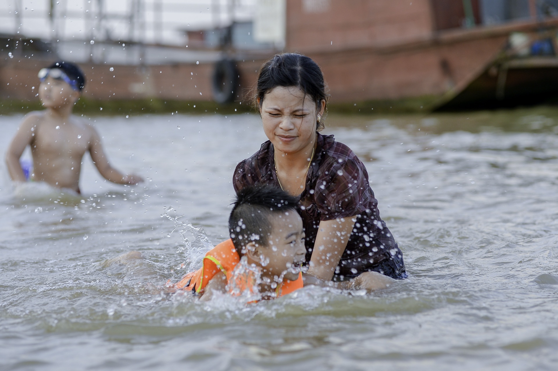 boi loi,  nang nong,  tre em,  nhiet do anh 14