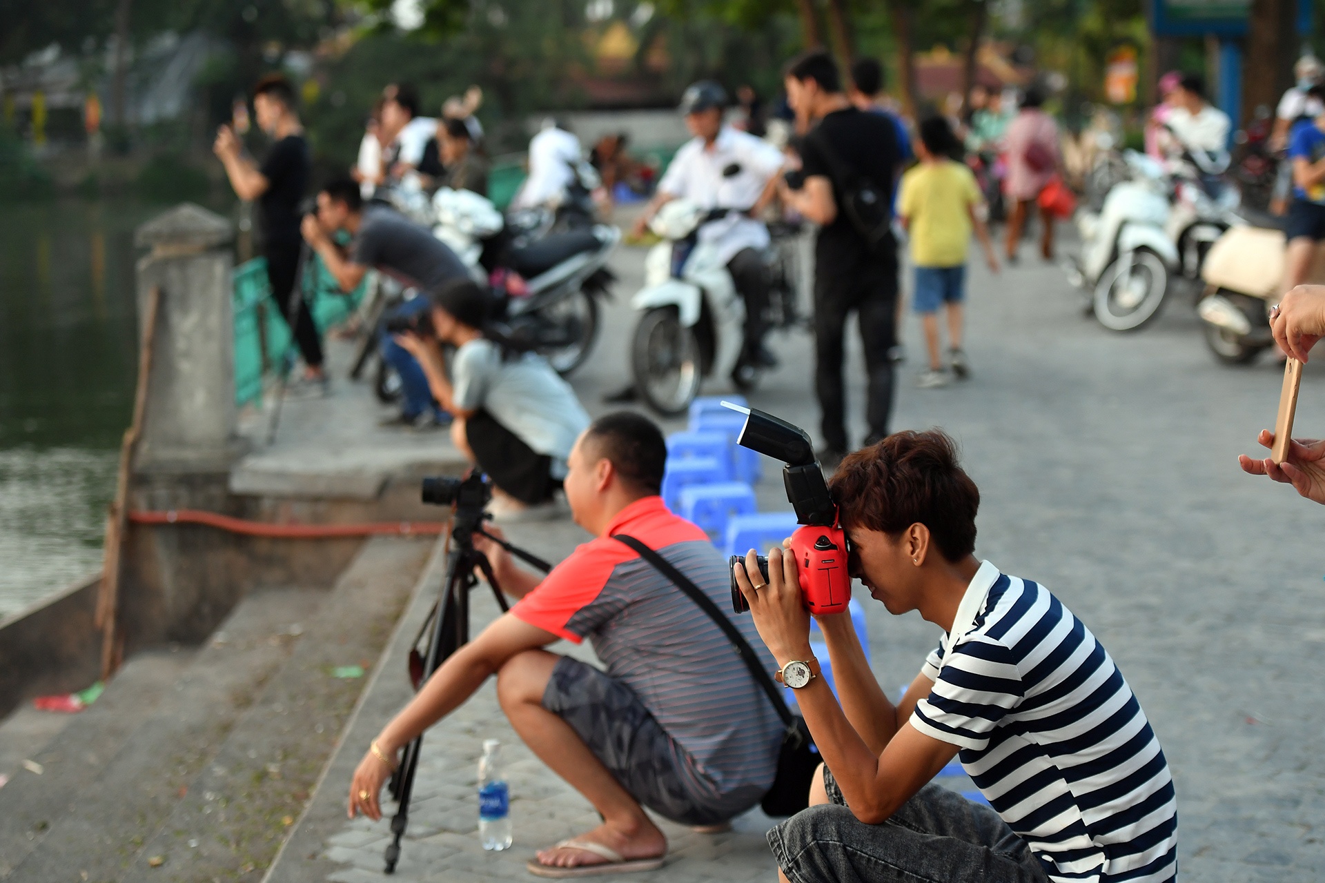 san anh hoang hon tren ho Tay anh 2