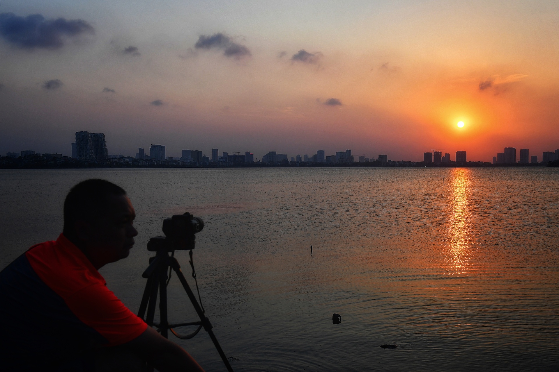 san anh hoang hon tren ho Tay anh 3