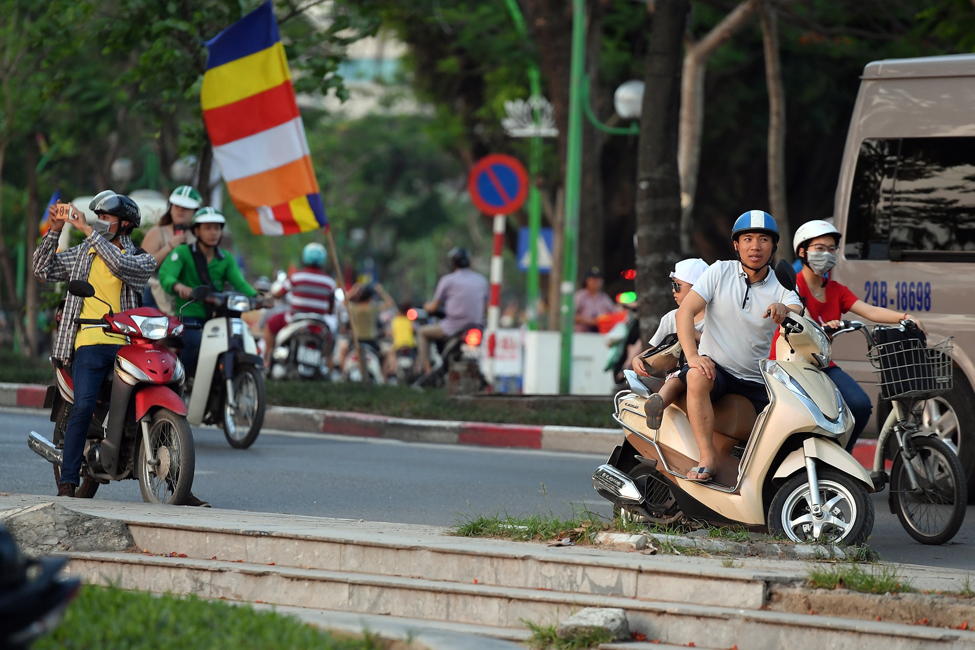 san anh hoang hon tren ho Tay anh 4