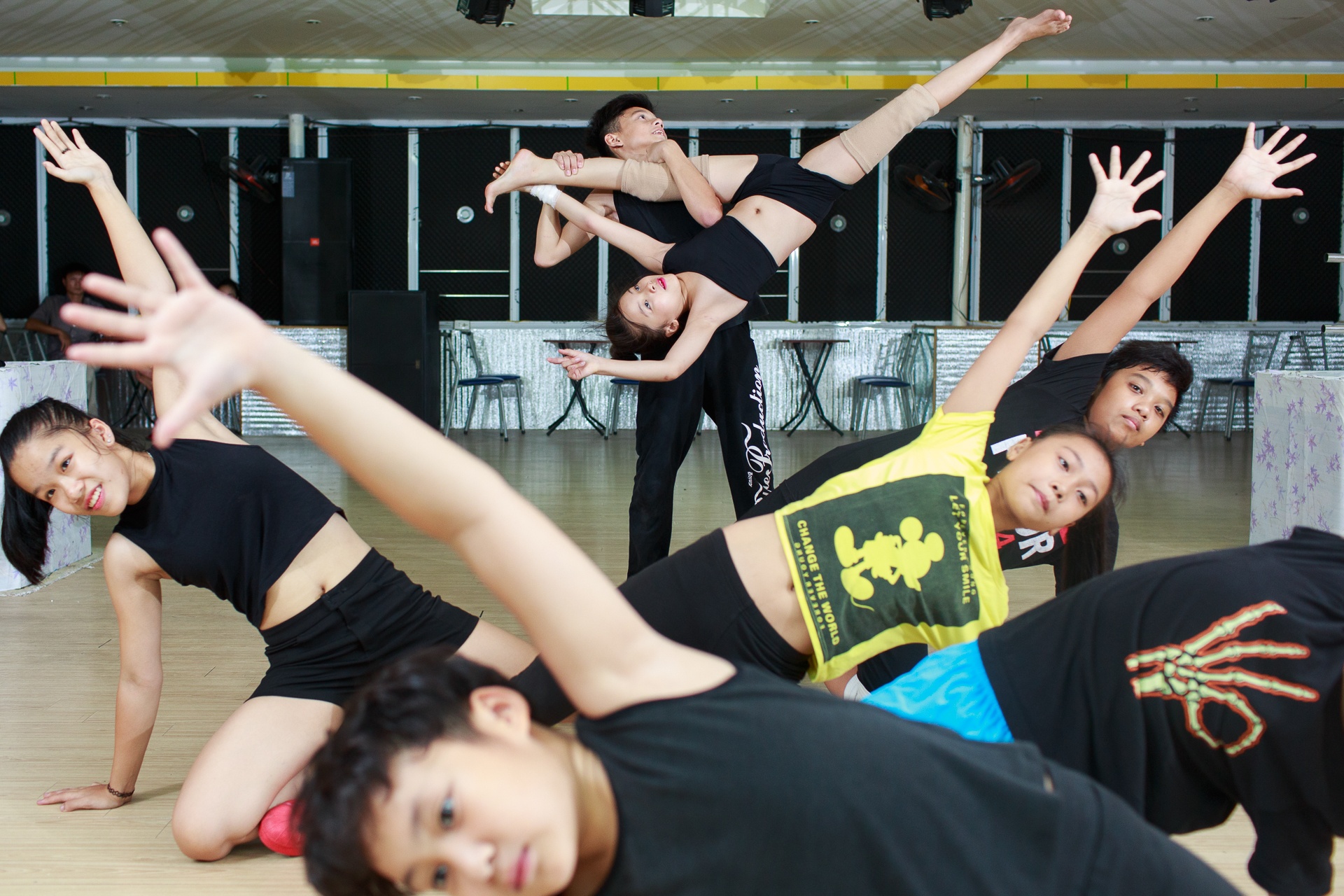 Để đánh dấu sự nghiệp biểu diễn, biên đạo của hai vợ chồng, từ tháng 6/2015, cặp đôi Viết Thành - Quỳnh Trang bắt đầu dựng và cho tập chương trình biểu diễn 60 phút 