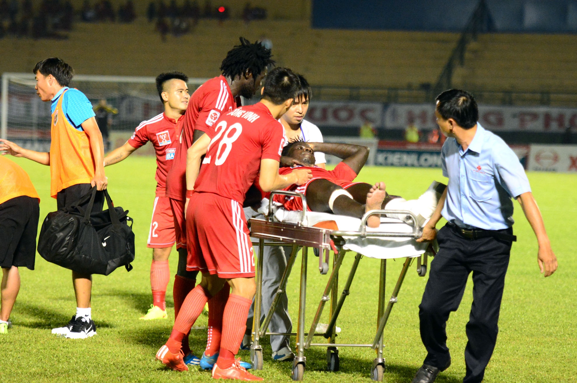 Abass dut day chang sau pha xoac bong cua Thanh Hao hinh anh