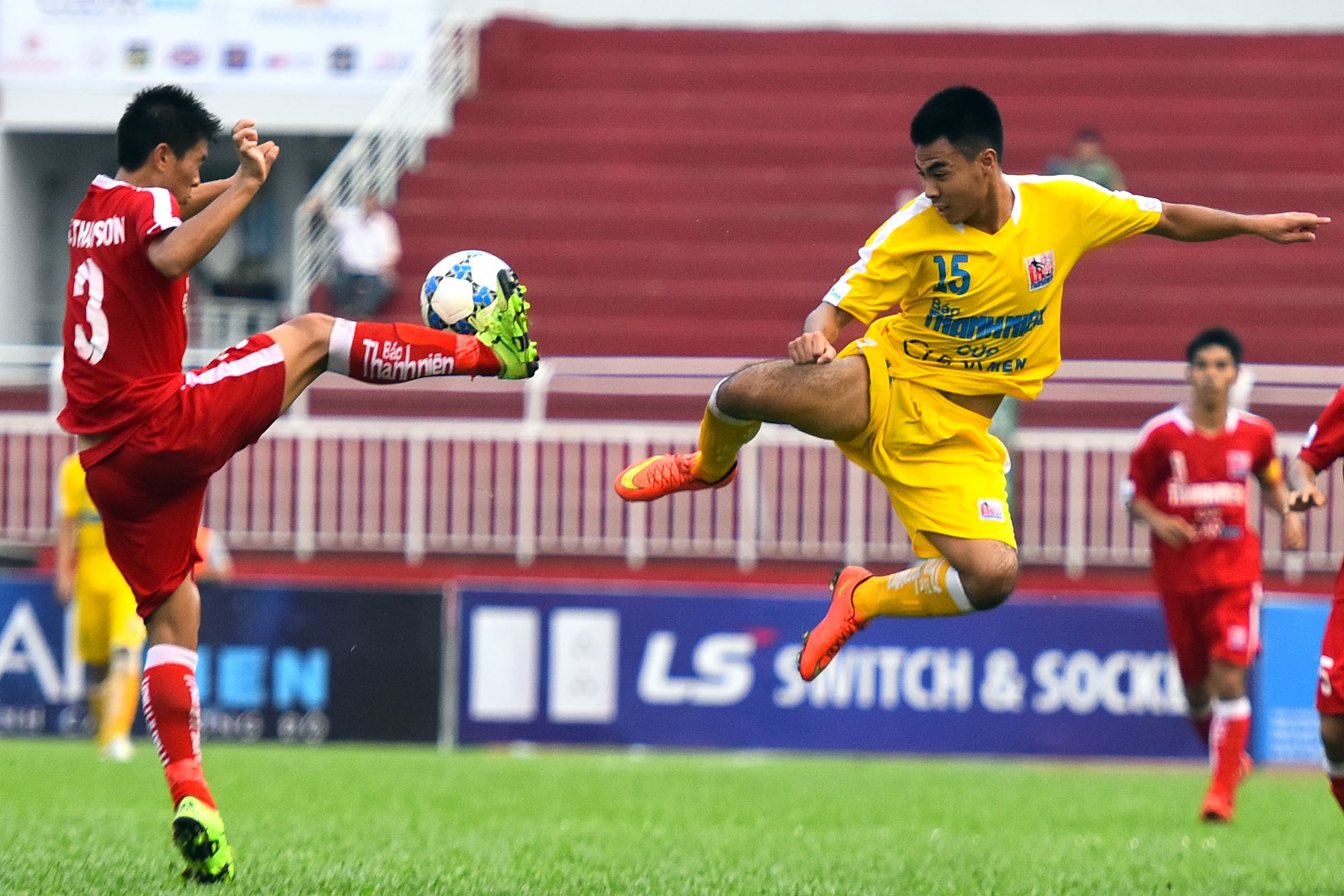 Tien dao U23 VN toa sang giup U21 Ha Noi T&T chien thang hinh anh