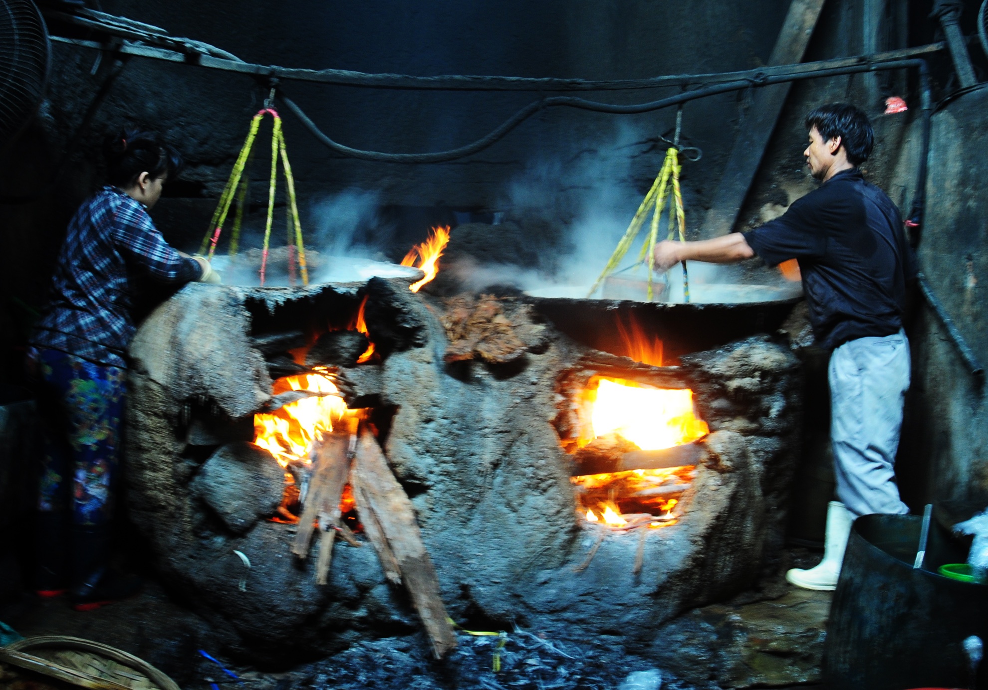 Muu sinh trong lo hap ca hon 60 do C hinh anh