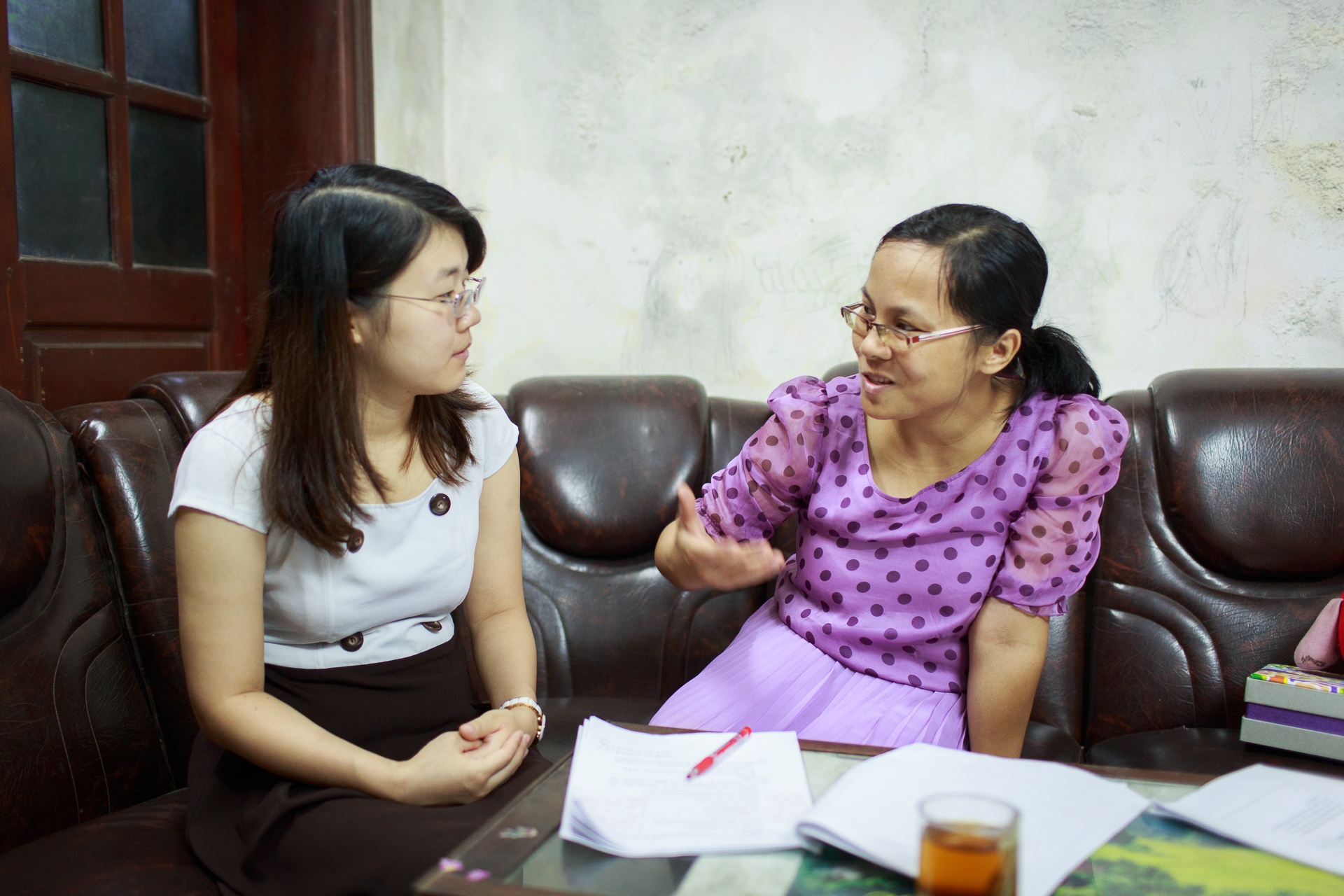 Ngoài giảng dạy, nghiên cứu, các giảng viên đại học còn đảm nhiệm việc hướng dẫn nghiên cứu khoa học cho sinh viên, học viên. 