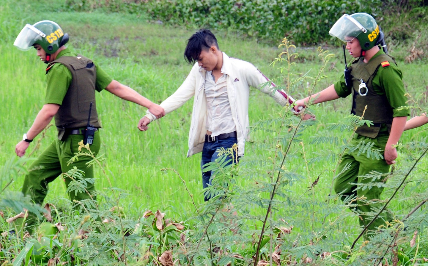 Canh sat 113 vay bat hanh khach di xe khong tra tien hinh anh