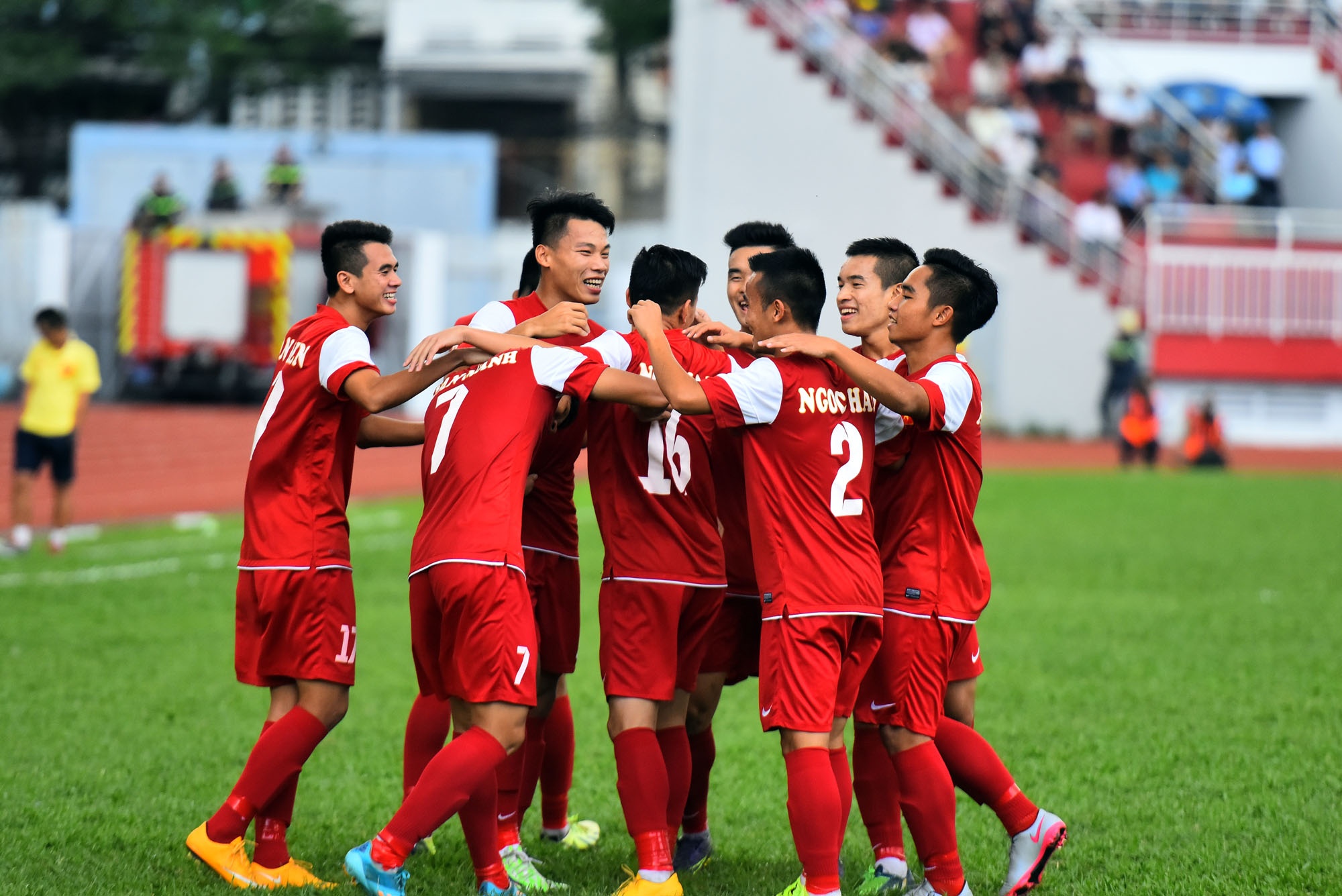 U21 VN cung U21 Singapore vao ban ket U21 Quoc te hinh anh