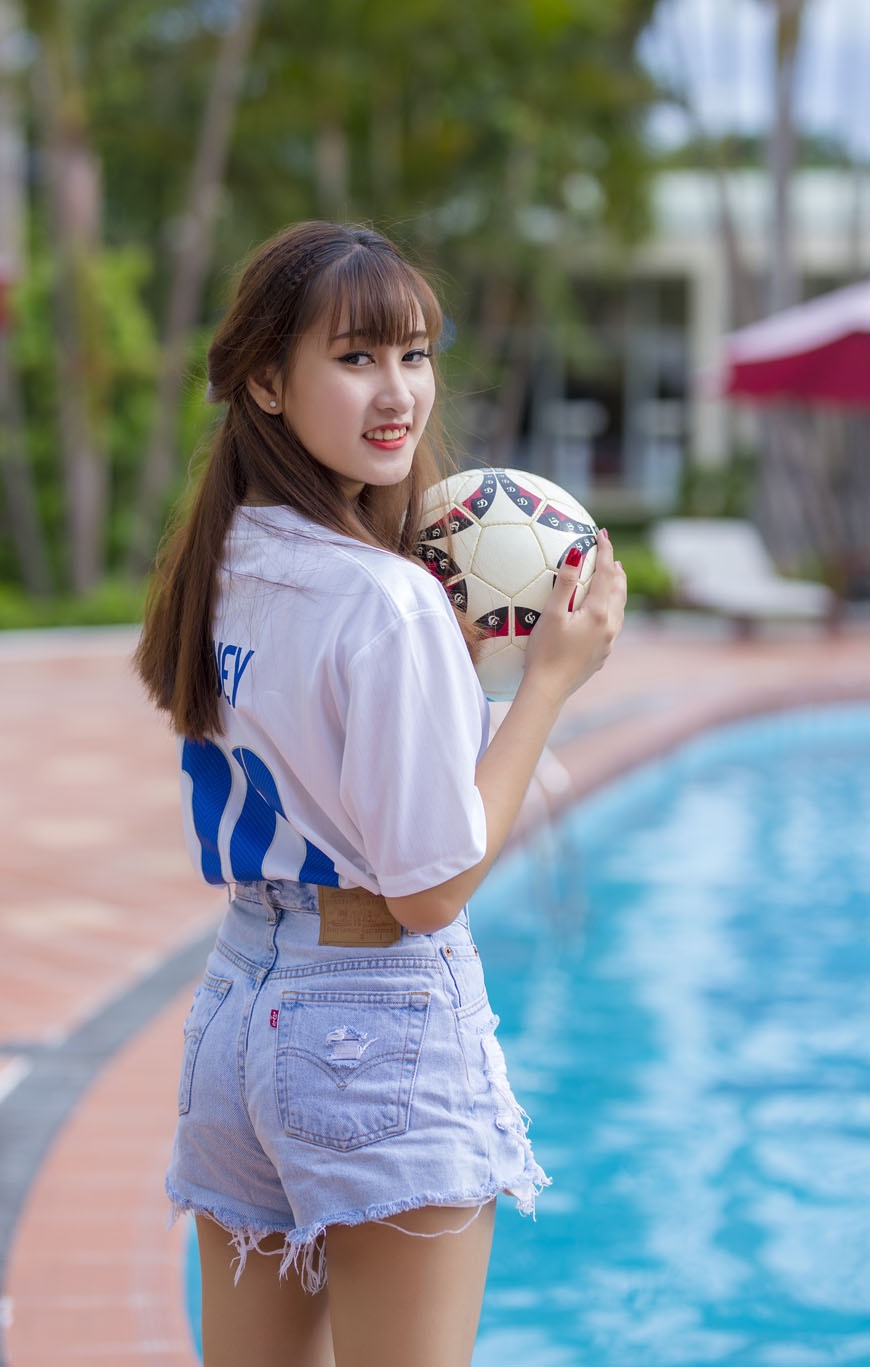 nguoi dep co vu World Cup anh 4