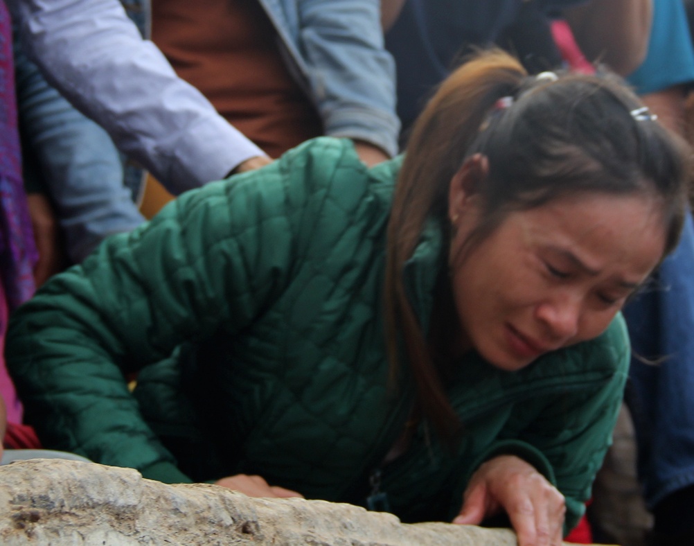 Thi the ngu dan bi ban o Truong Sa ve den dat lien hinh anh