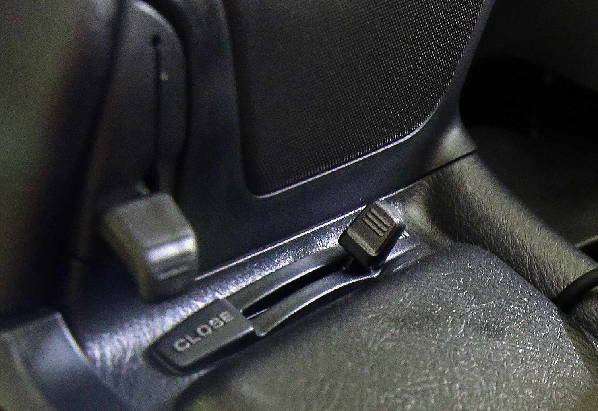 Với dung tích máy lên tới 1.800 cùng thiết bị điều hướng hơi nóng giúp cho toàn bộ xe được sửa ấm trong thời tiết giá lạnh với những chuyến đi dài