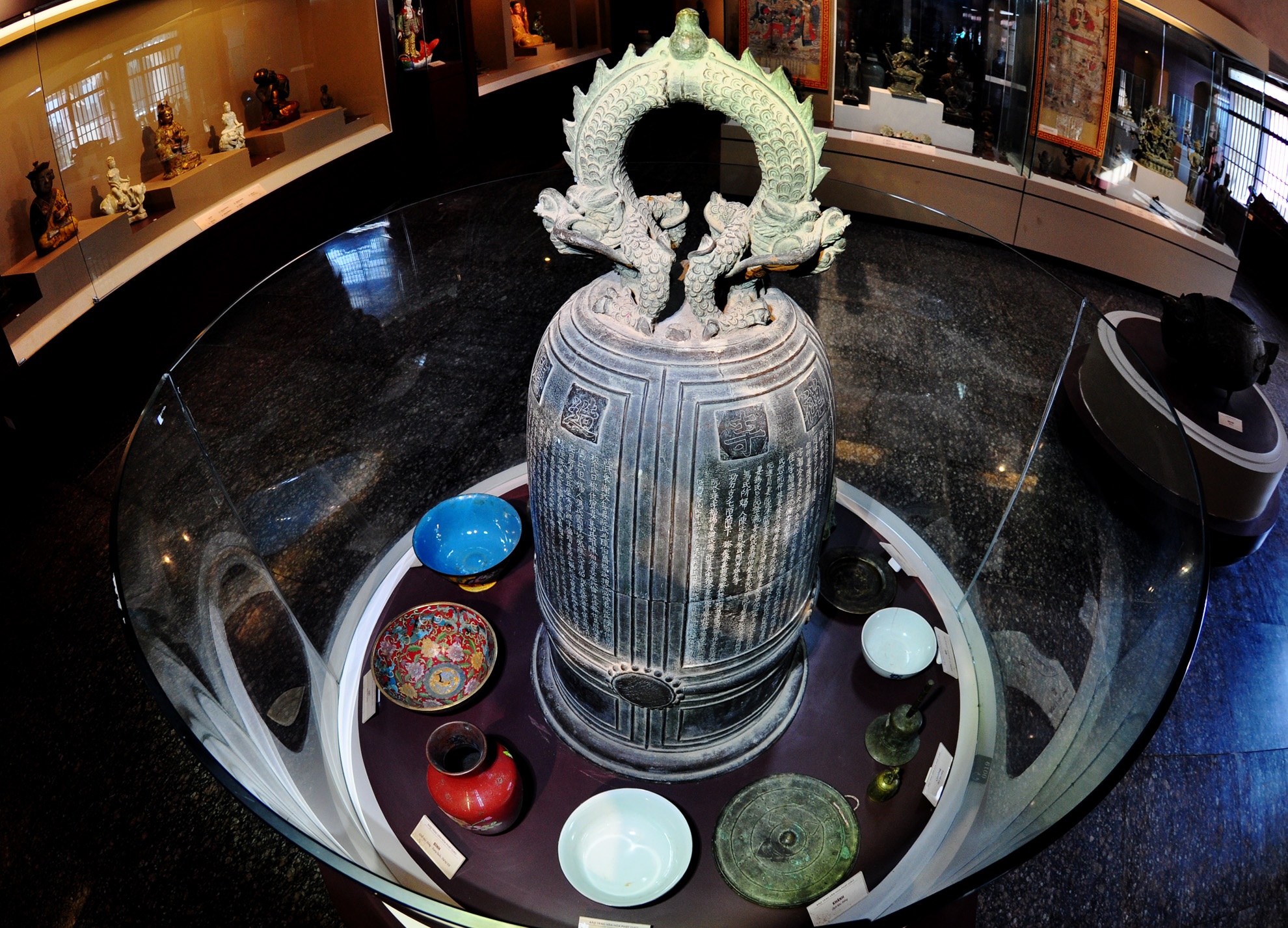 Bau vat phat giao xung tam bao vat quoc gia hinh anh