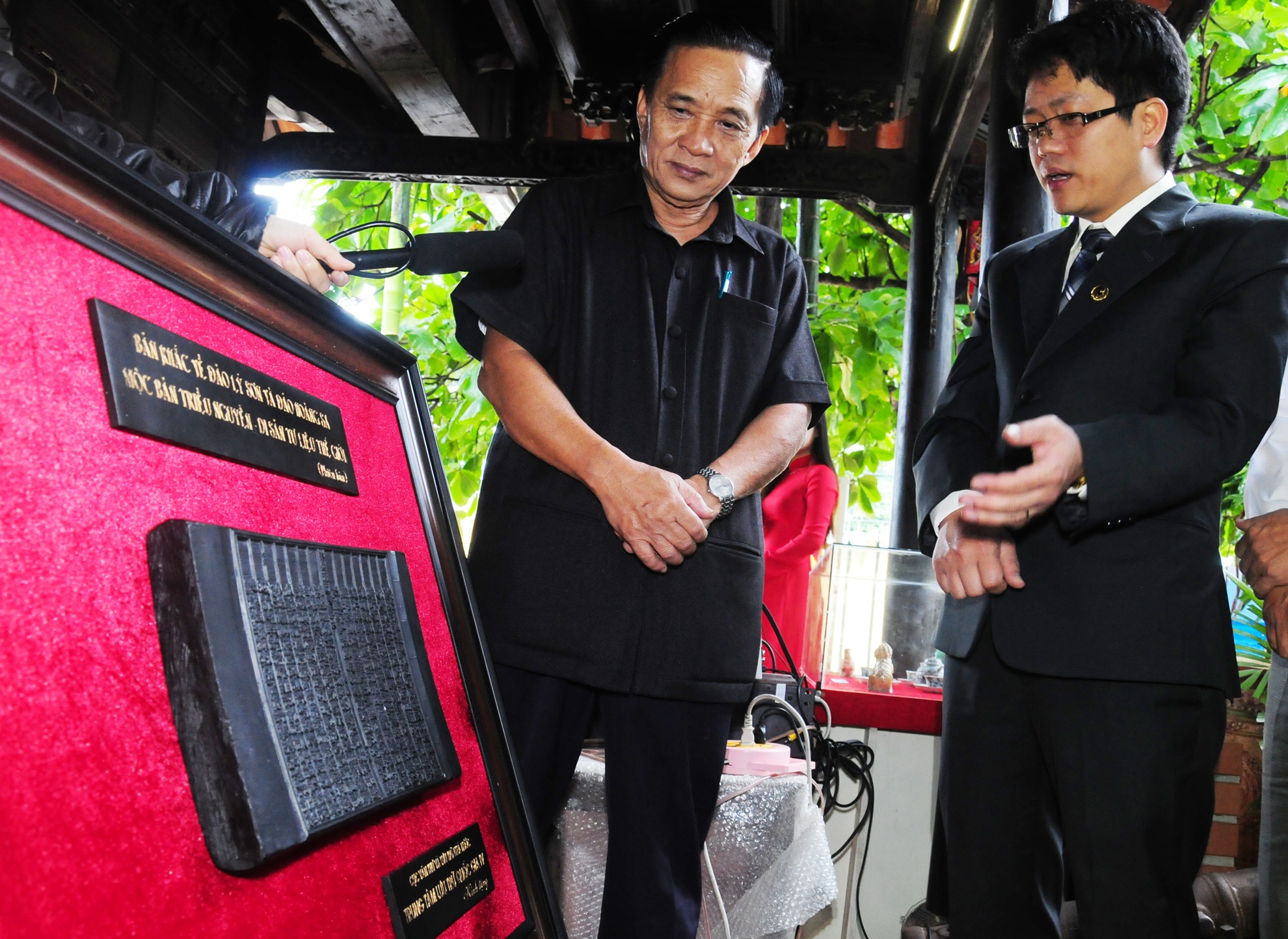 Kho co vat bien dao trong nha ruong truyen thong hinh anh