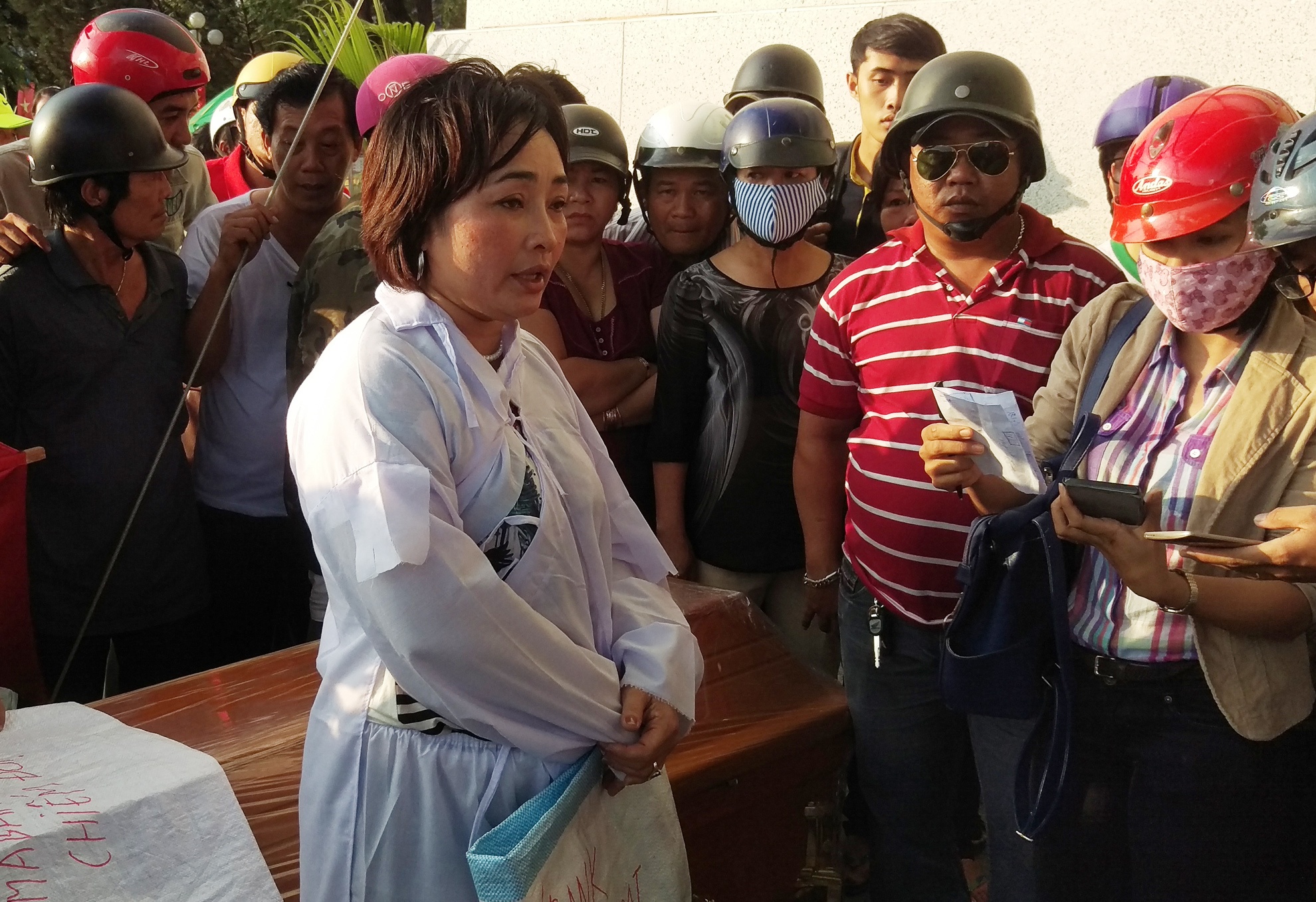 Ke bien tai san chu khach san mang quan tai dat o ngan hang hinh anh