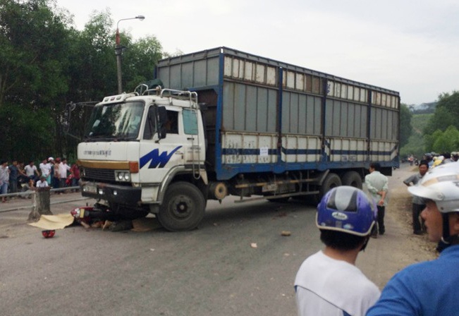 Tai xe tong chet 4 nguoi cung gia dinh linh 5 nam tu hinh anh