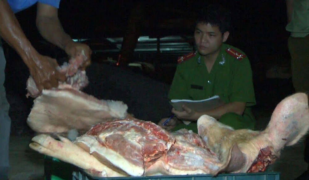 Hon 400 kg noi tang, thit heo boc mui chuan bi len ban an hinh anh