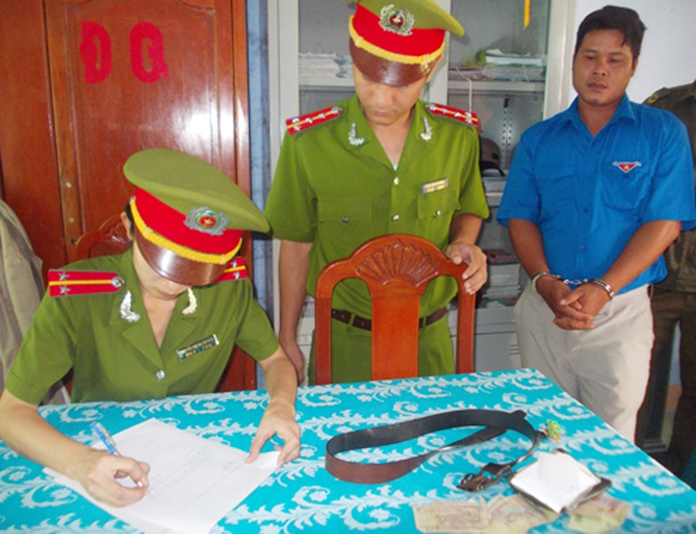 Quang Ngai quyet loai can bo tham nhung hinh anh