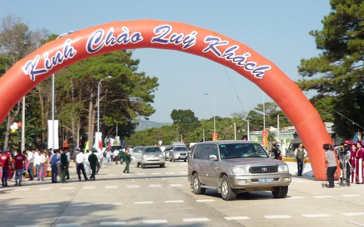 2.000 ty nang cap quoc lo noi Binh Dinh voi Tay Nguyen hinh anh