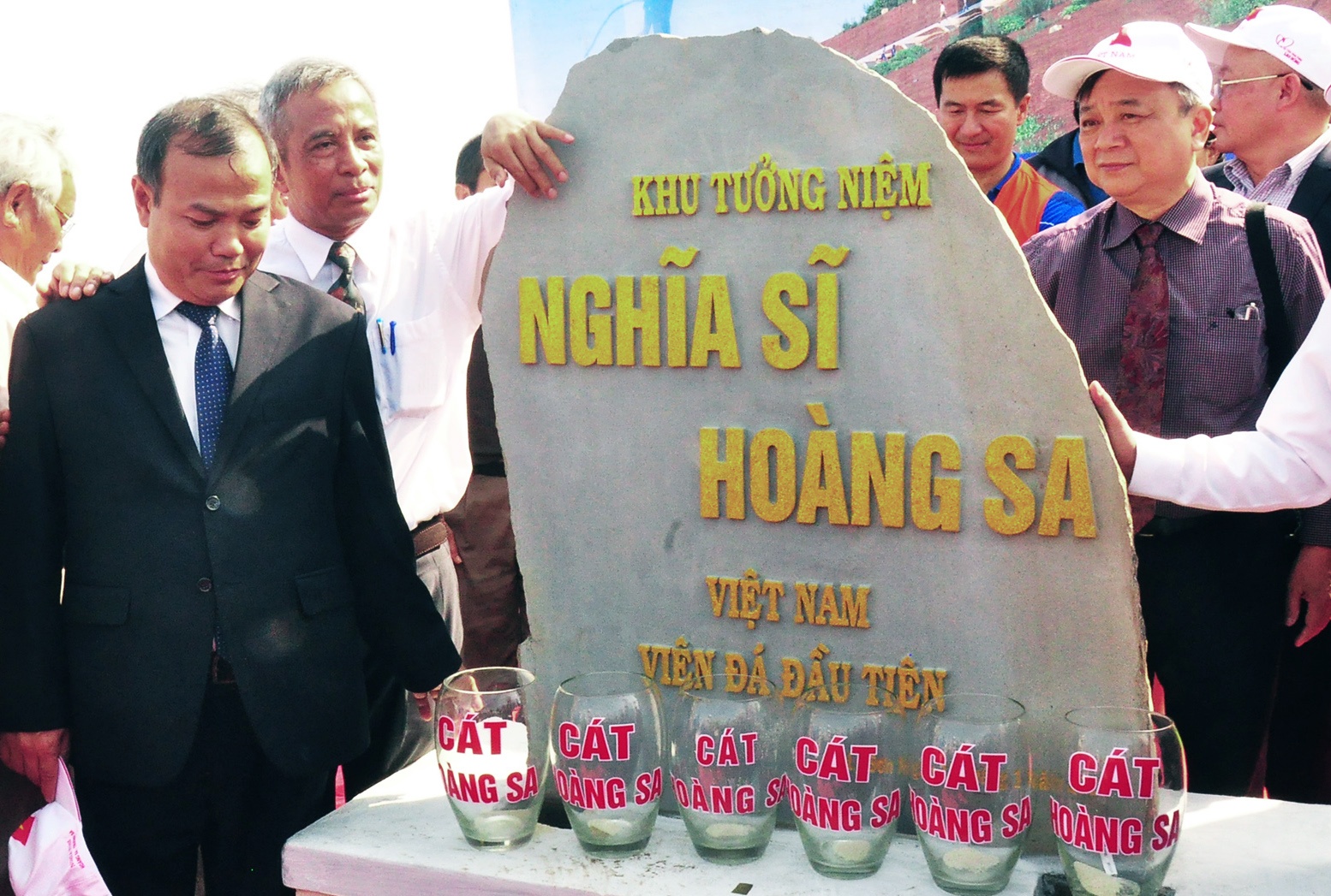 Dat vien da dau tien xay khu tuong niem Nghia si Hoang Sa hinh anh