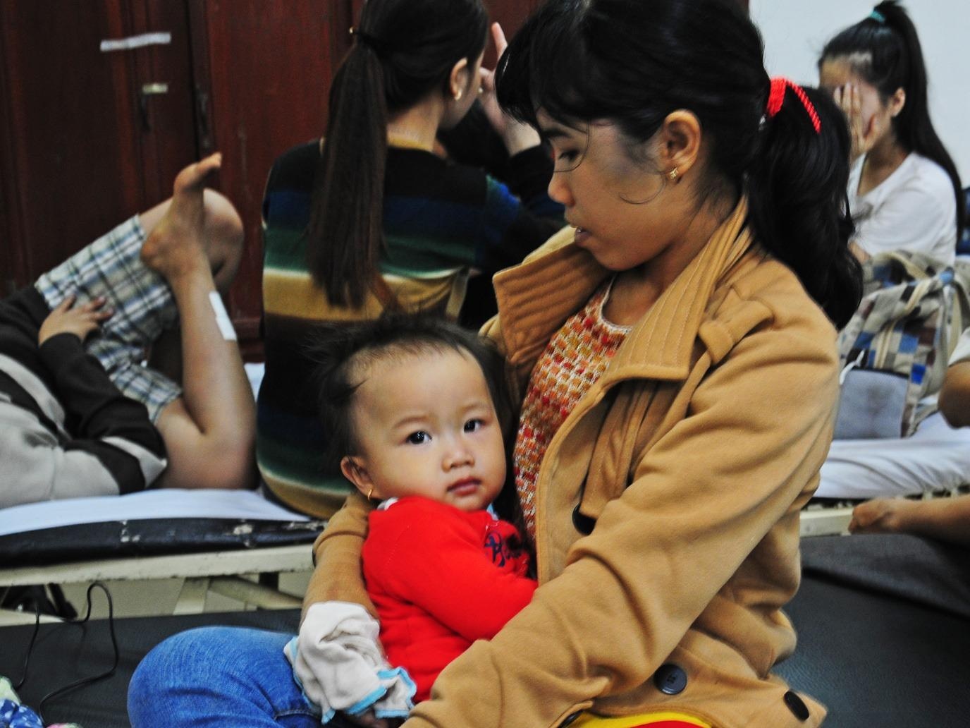Nan nhan xe khach lao xuong vuc: 'Chung toi tuong chet roi' hinh anh