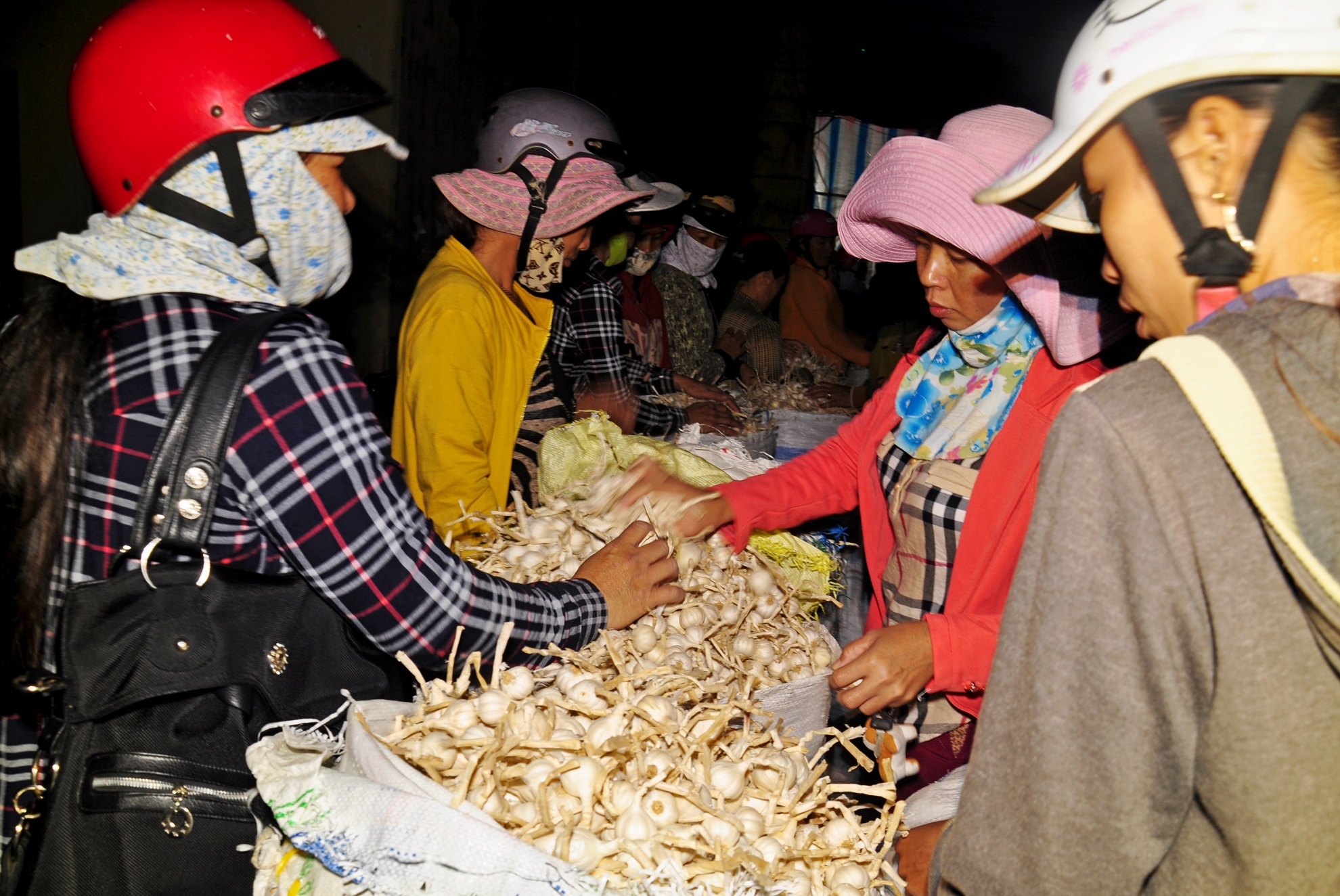 Phien cho toi 4h sang tren dao Ly Son hinh anh