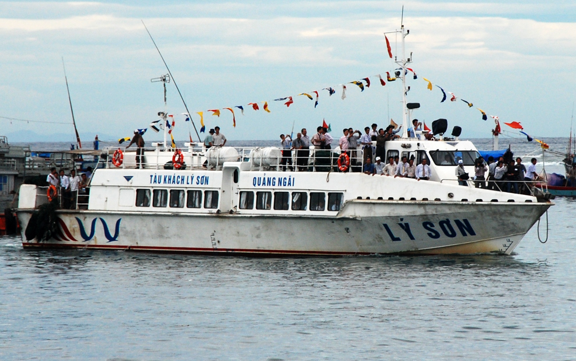 Doanh nghiep van tai Quang Ngai dong loat giam gia cuoc hinh anh