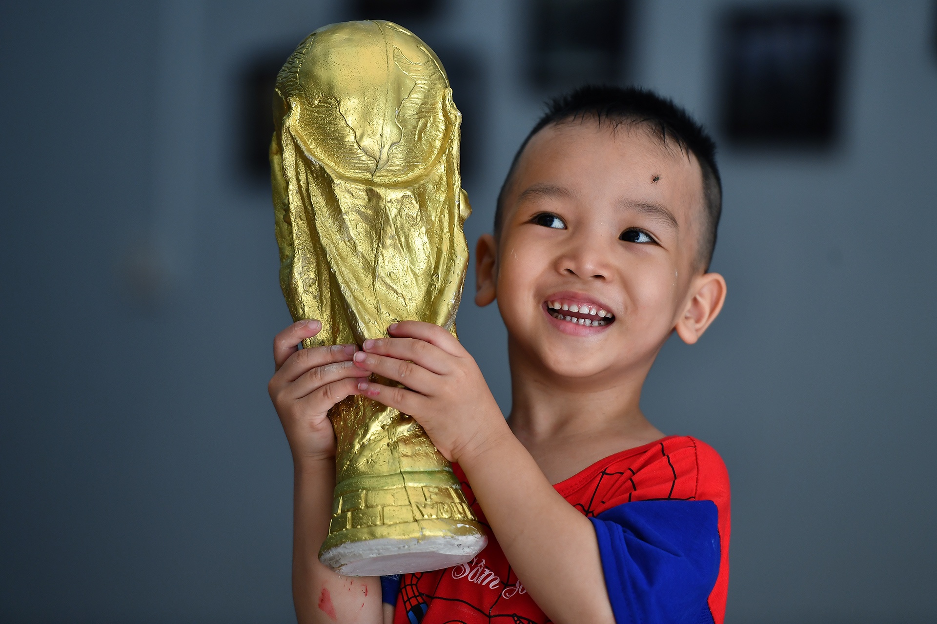 san xuat cup vang World Cup o Bat Trang anh 17