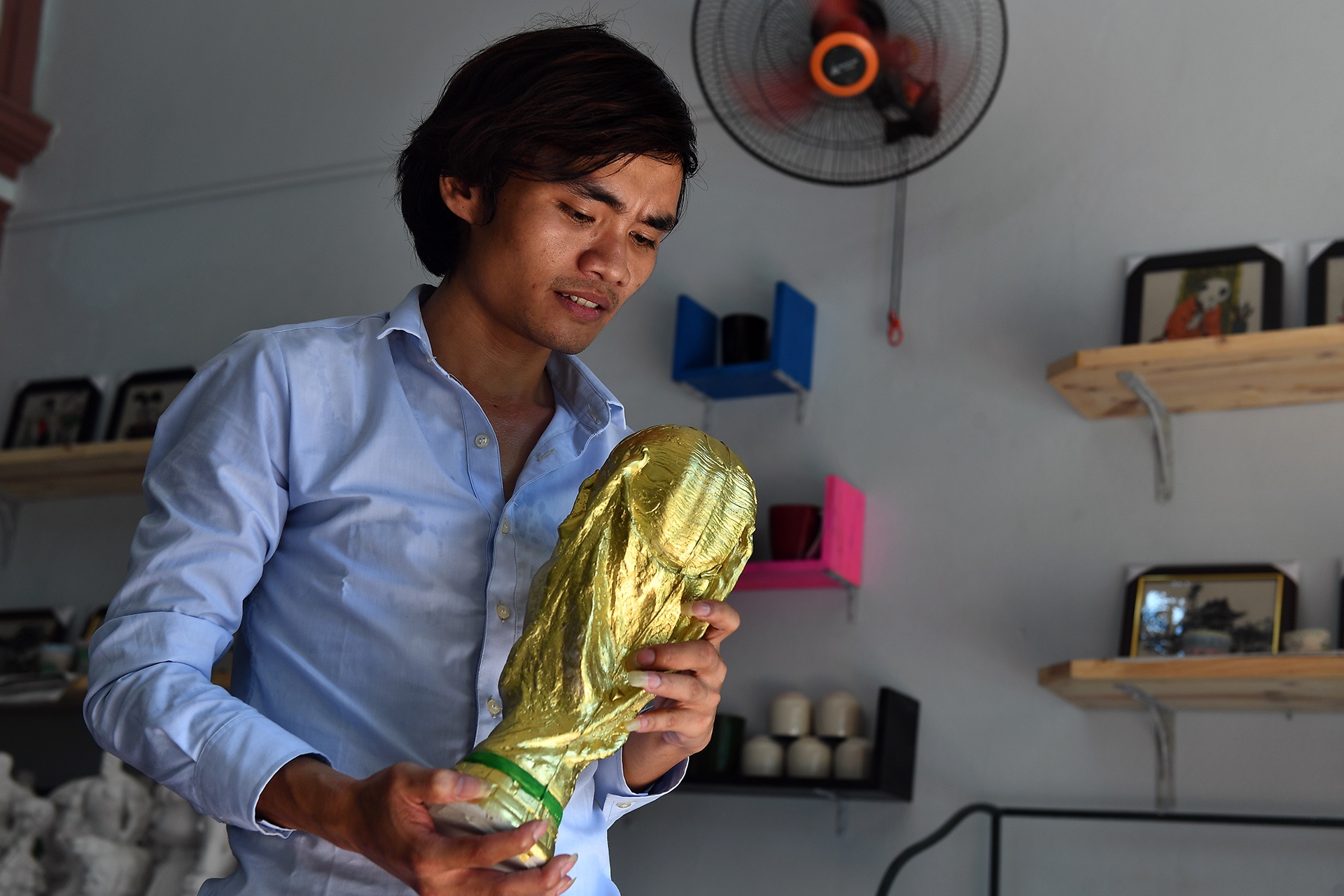 san xuat cup vang World Cup o Bat Trang anh 16