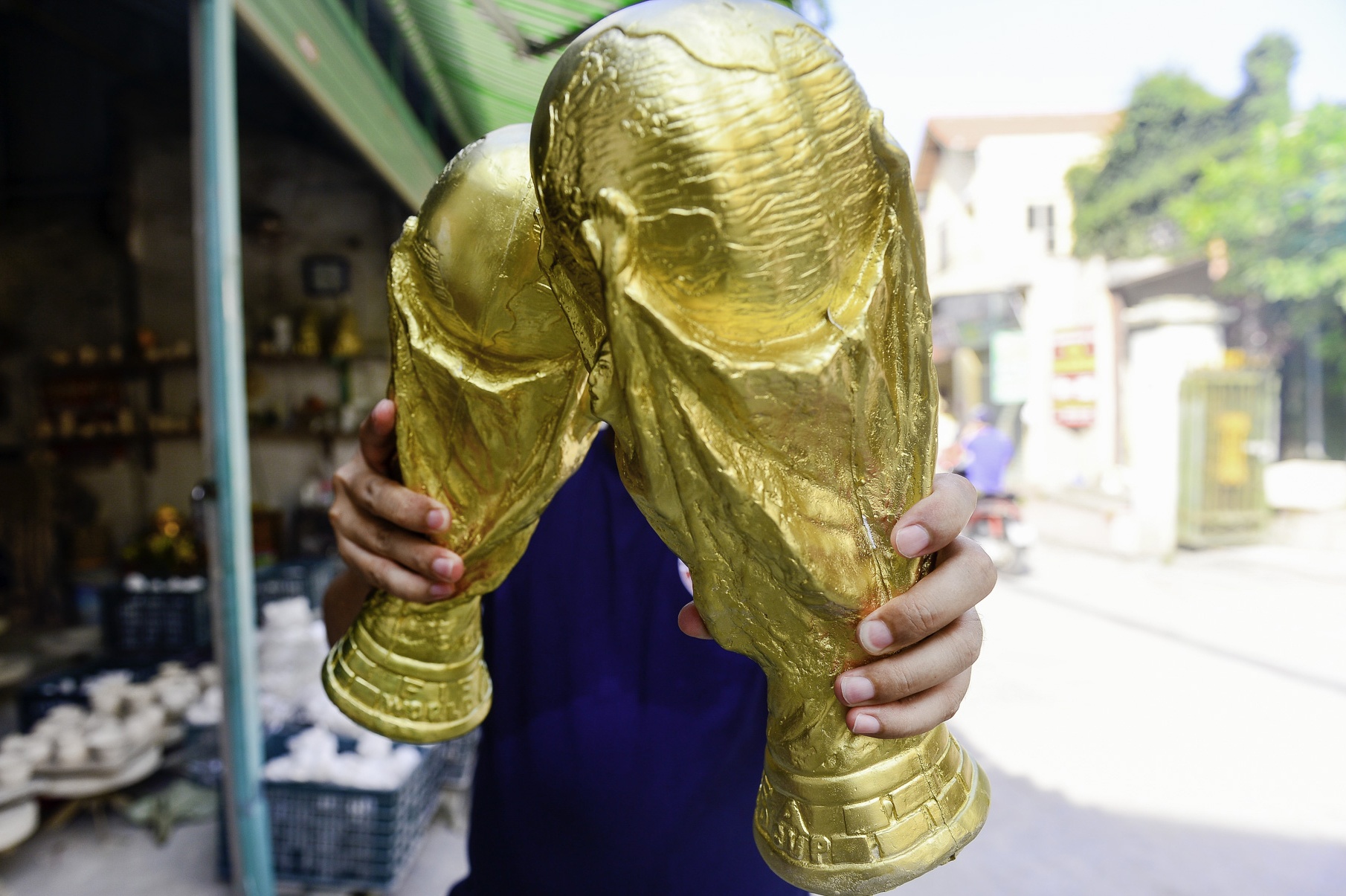 san xuat cup vang World Cup o Bat Trang anh 18