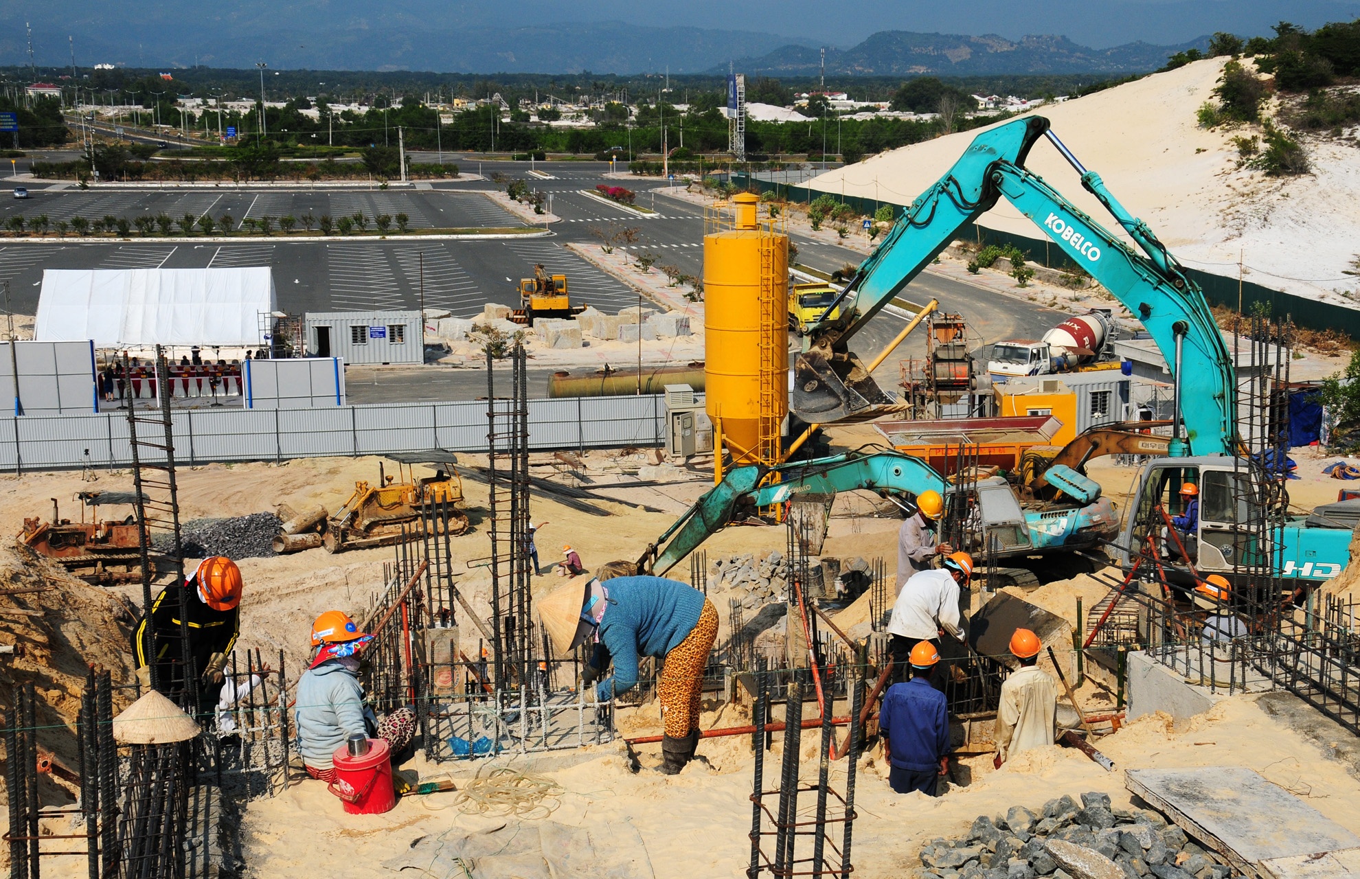 Hai chien Gac Ma 1988,  Hai chien Truong Sa 1988,  vong tron bat tu anh 9