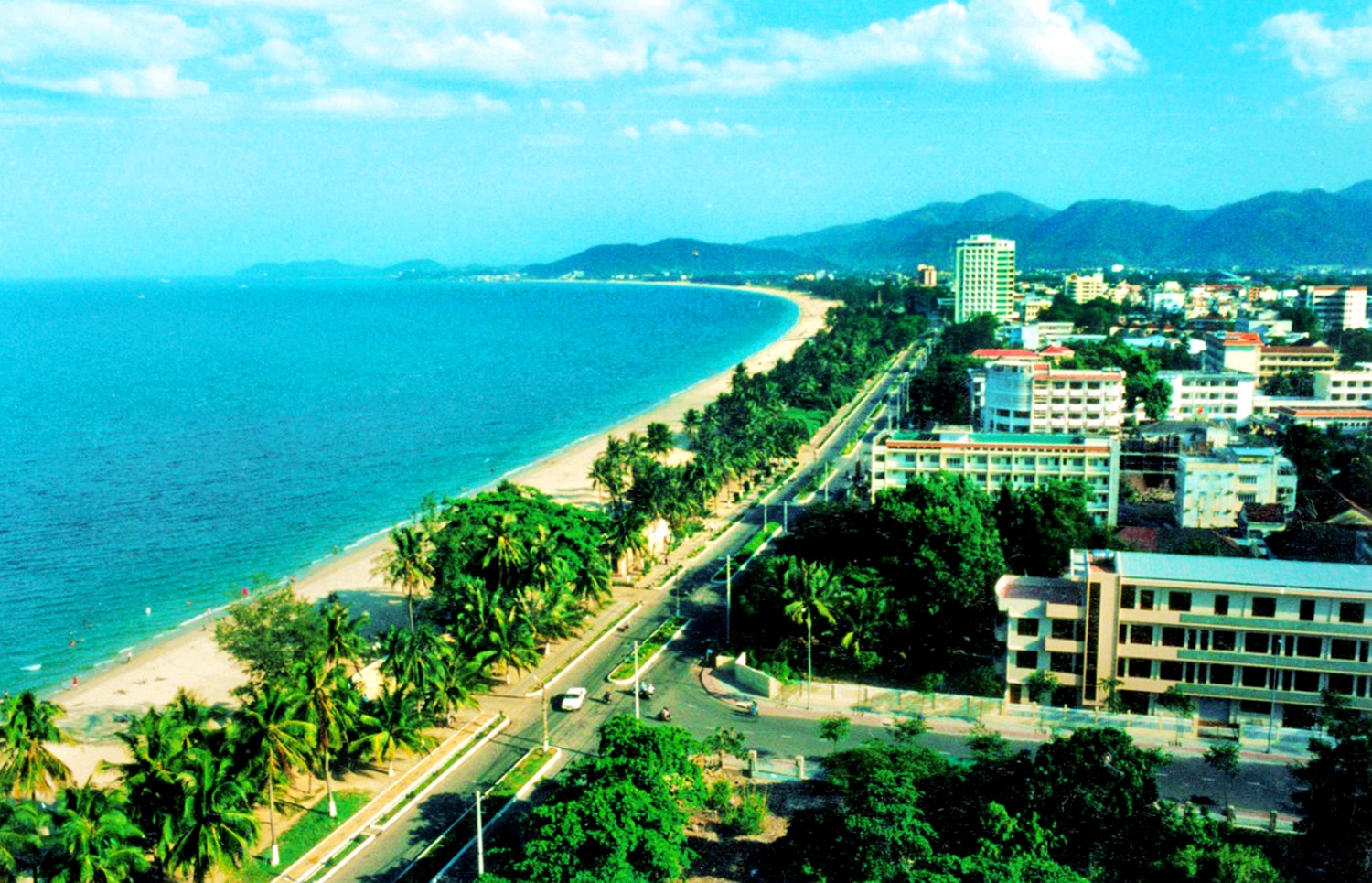 Bo bien Nha Trang 10 nam truoc anh 7