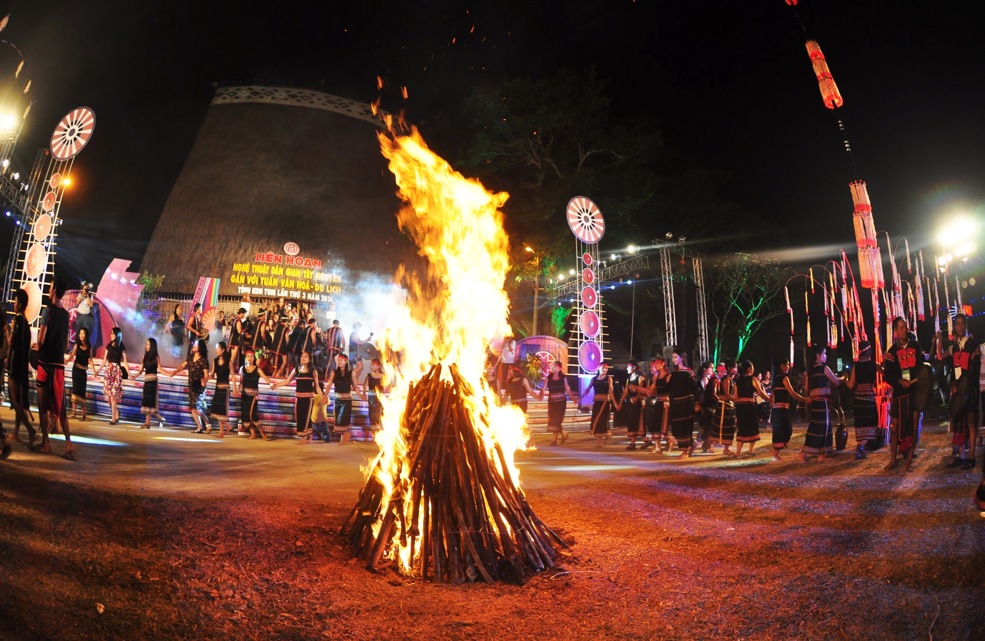 Le hoi Tay Nguyen anh 1