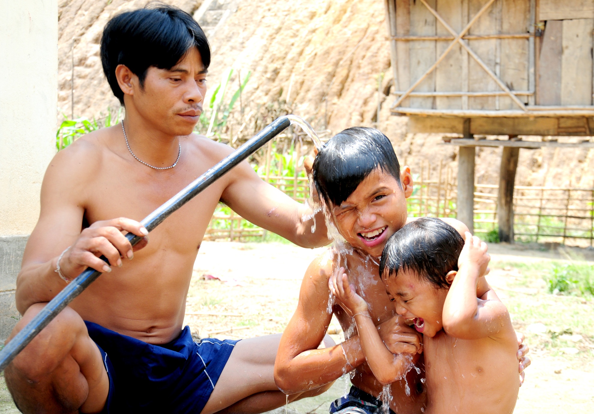 lang biet thu doi dien nguy co doi ngheo anh 10