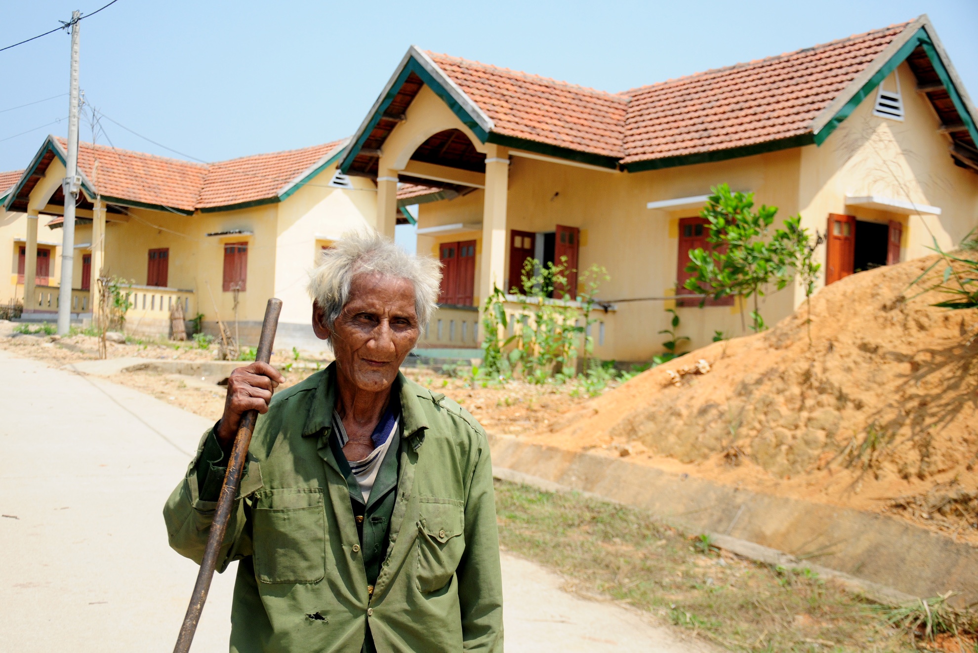 lang biet thu doi dien nguy co doi ngheo anh 3