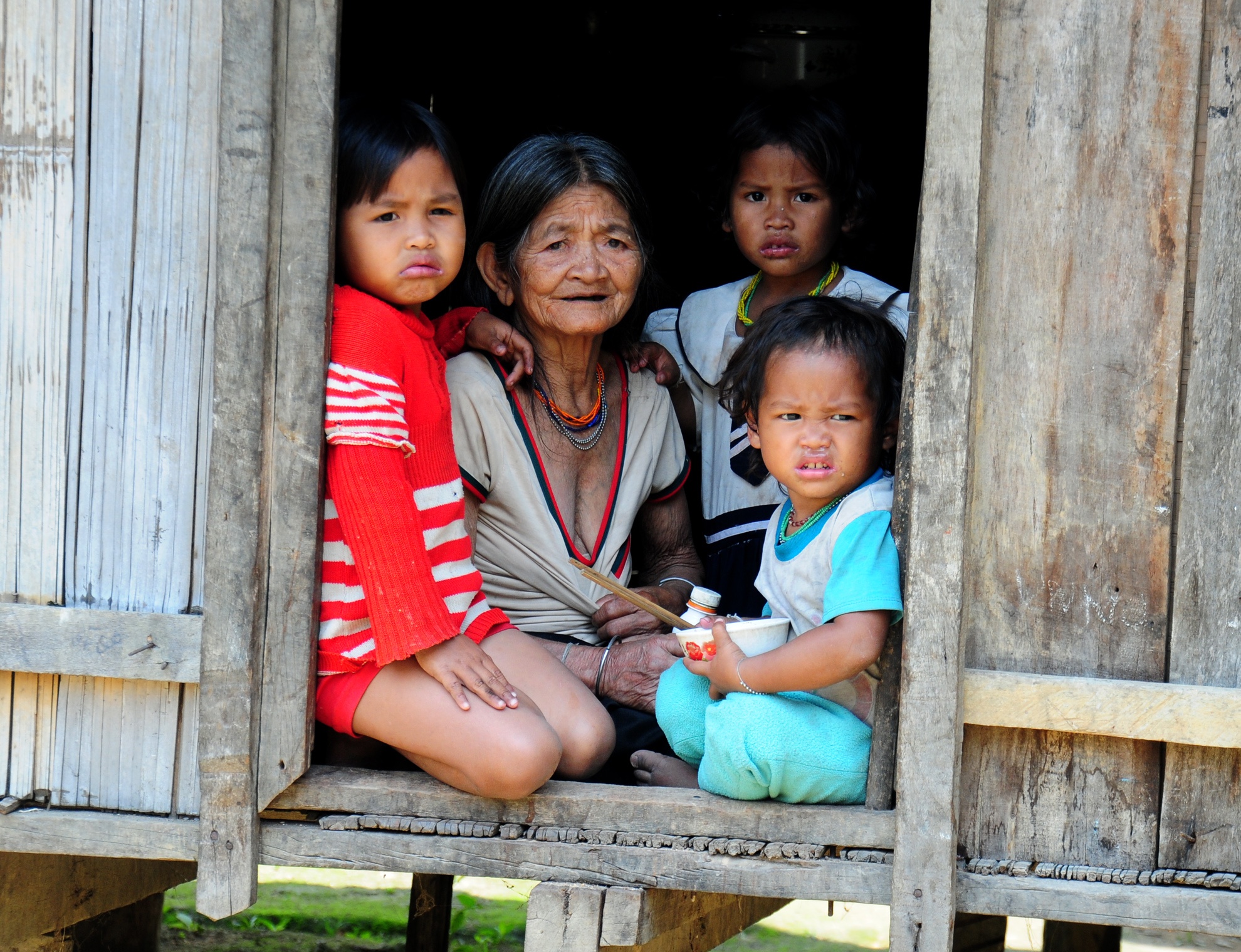 lang biet thu doi dien nguy co doi ngheo anh 8