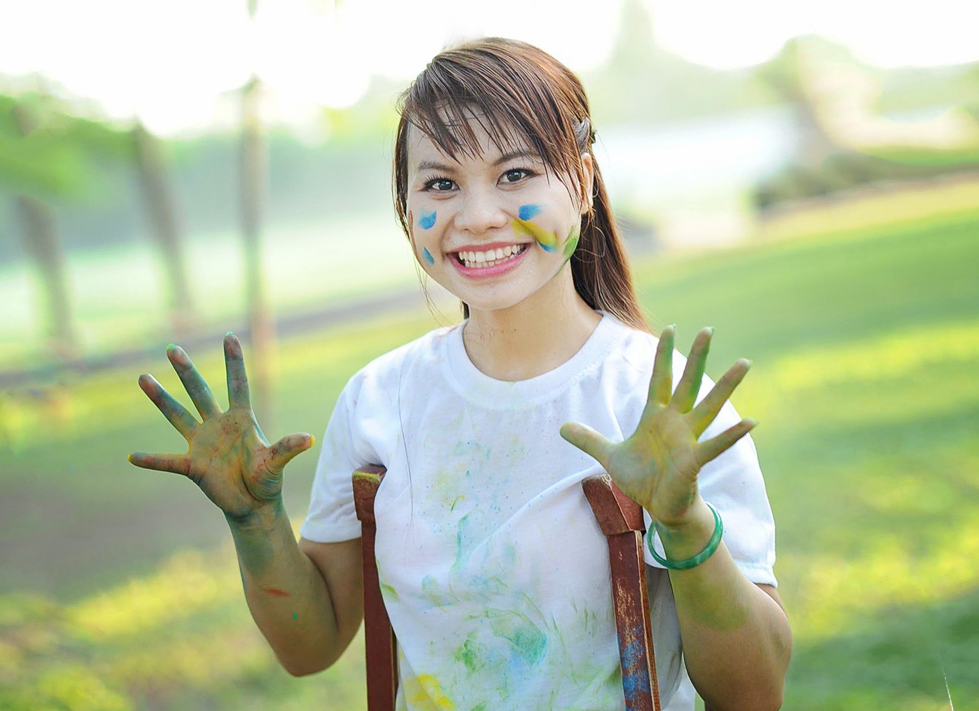 nu sinh cut chan vuot len so phan anh 11