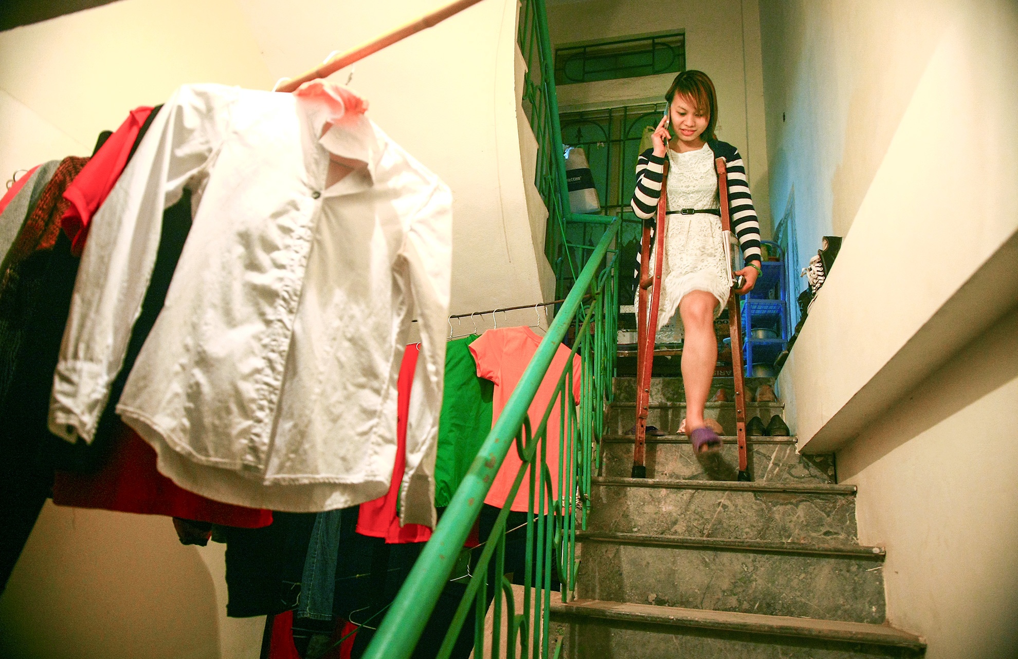 nu sinh cut chan vuot len so phan anh 6