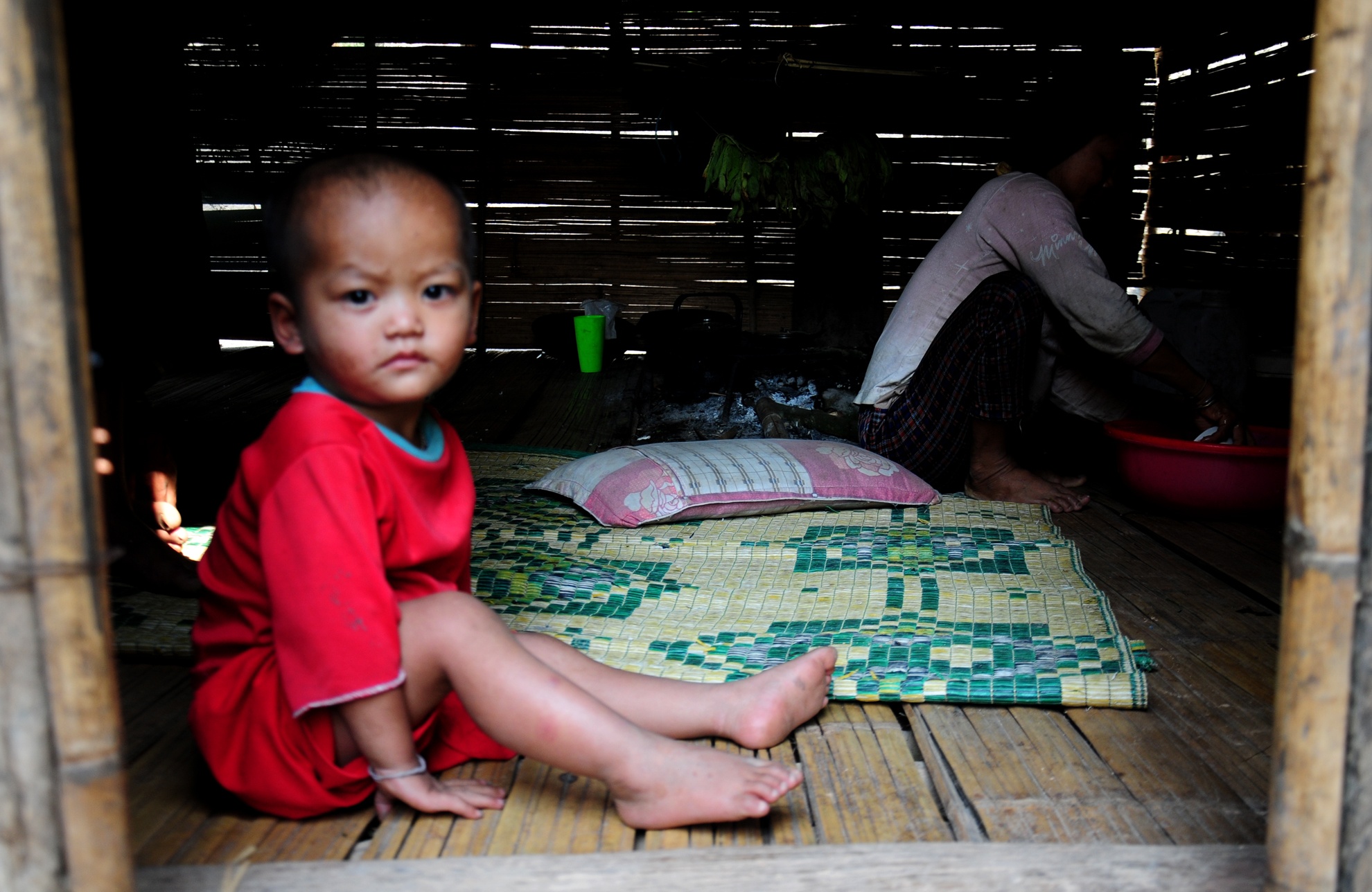 Nu sinh mang bung bau den lop anh 3