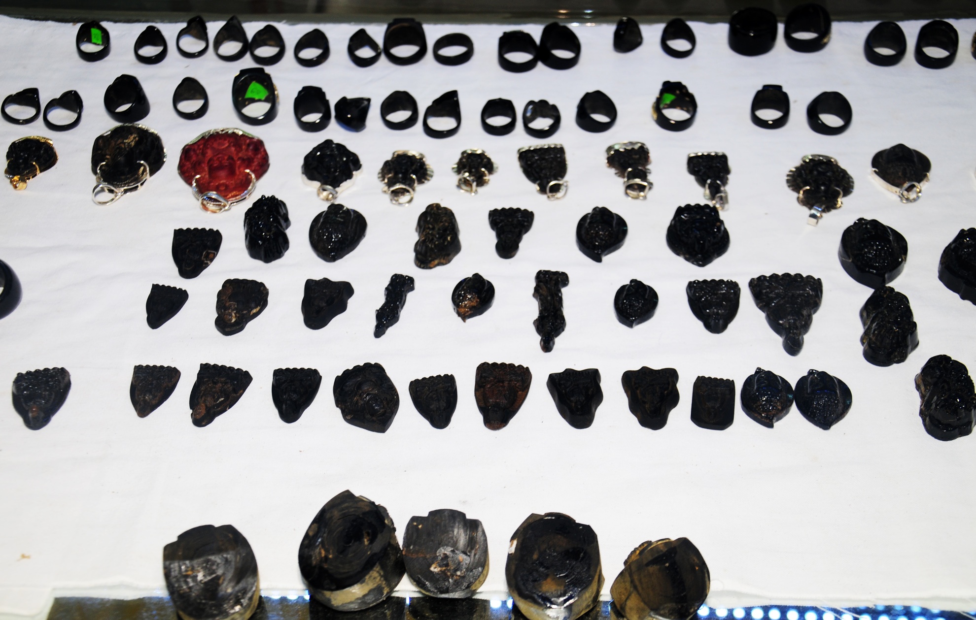 Mua bán công khai san hô đen quý ảnh 3 Mua ban cong khai san ho den quy anh 3