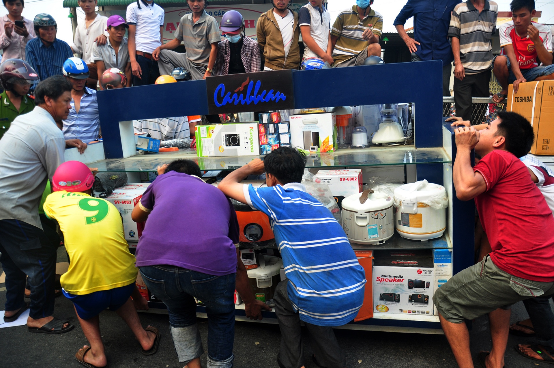 Hoa hoan,  chay cua hang dien tu,  thieu rui,  Quang Ngai anh 6