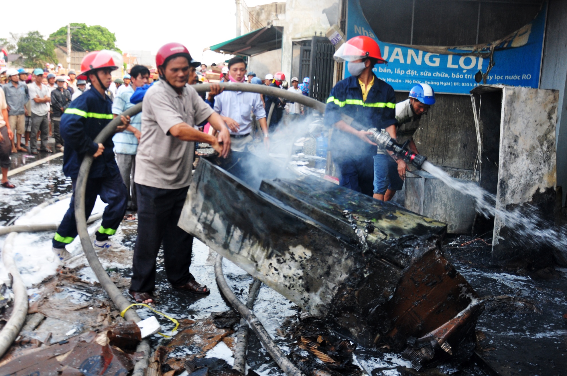 Hoa hoan,  chay cua hang dien tu,  thieu rui,  Quang Ngai anh 2