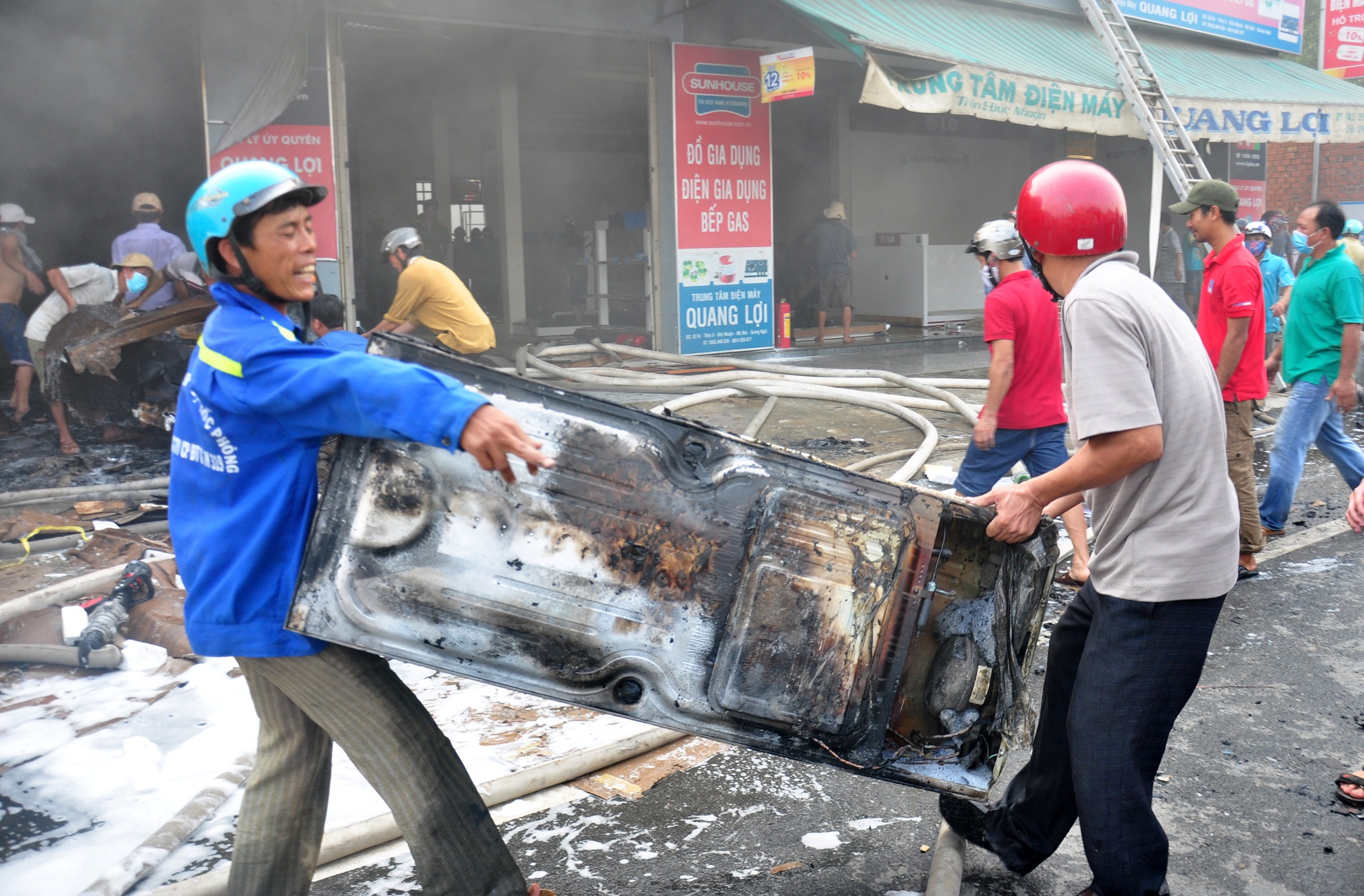 3 gio chua chay o cua hang dien tu Quang Ngai hinh anh