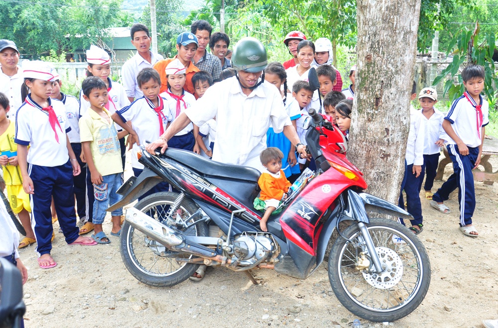 Be ty hon 8 tuoi chi nang hon 3 kg o Quang Ngai hinh anh