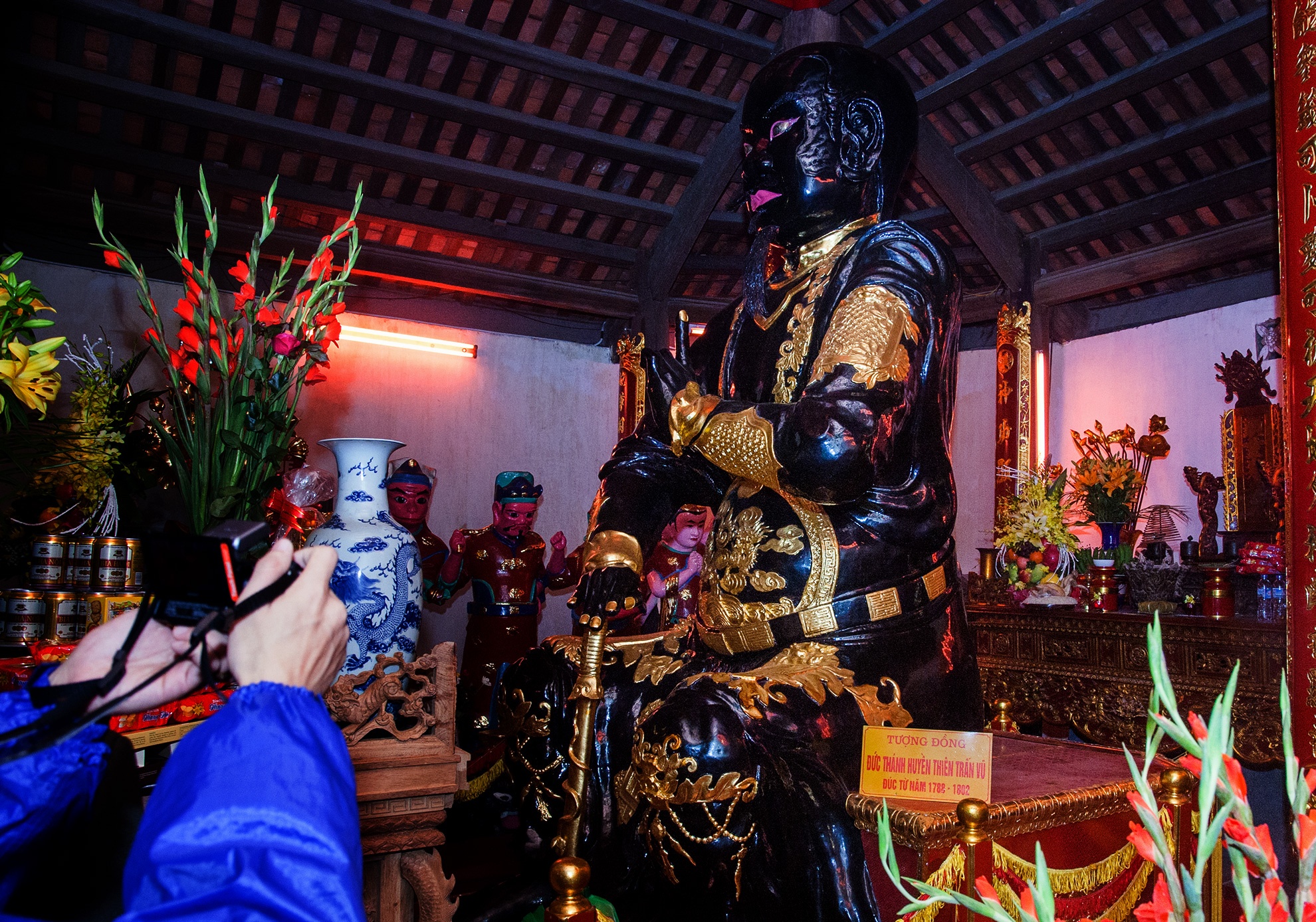 Tuong dong,  Huyen Thien Tran Vu,  Thach ban , anh 3