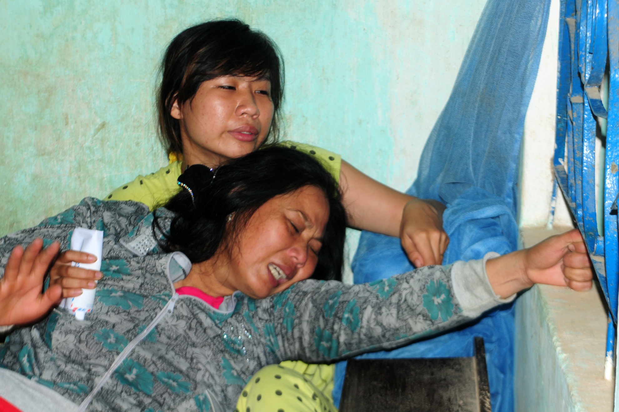 Cha me ngat xiu truoc thi the 9 nam sinh chet duoi hinh anh