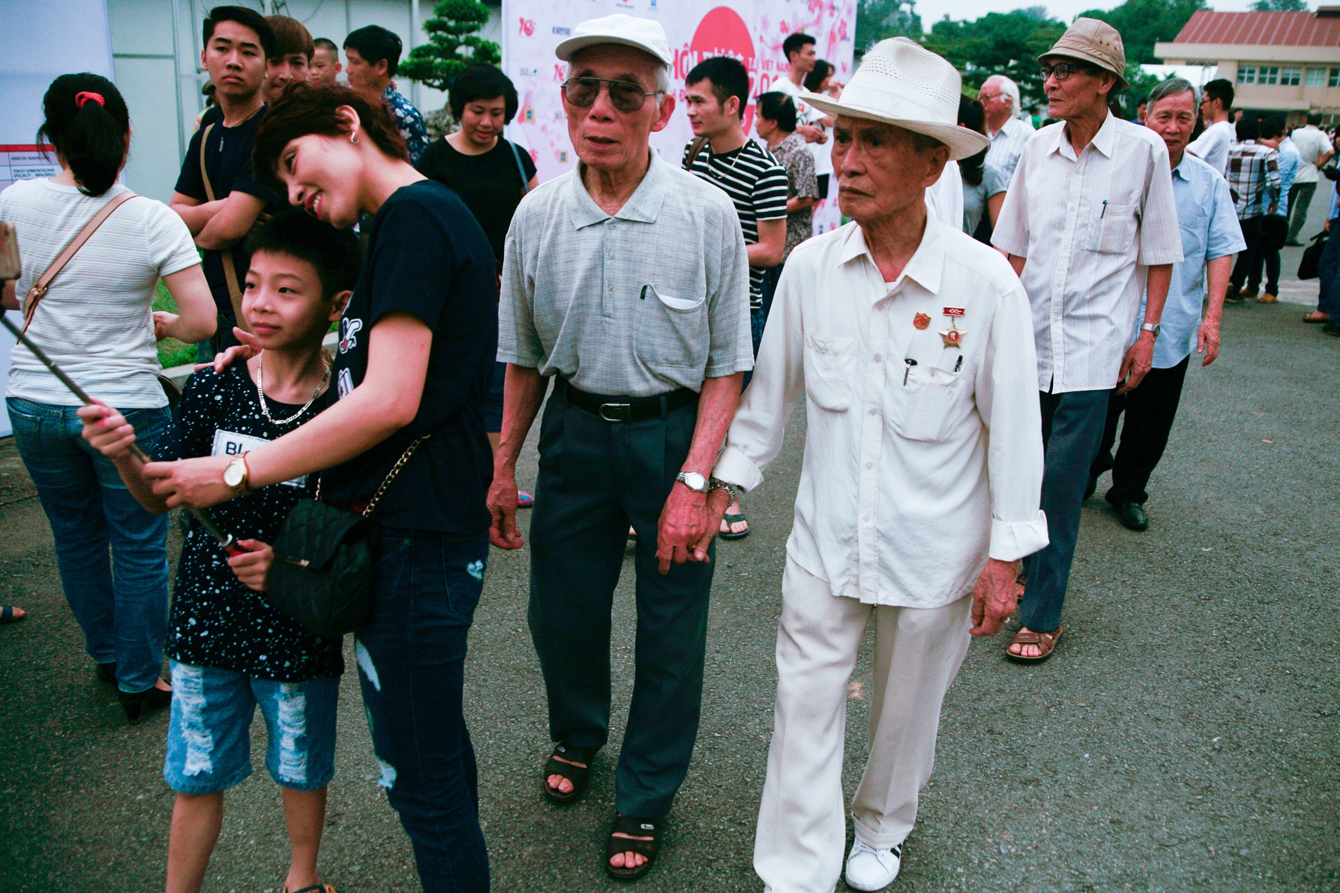 Le hoi hoa anh dao 2016 anh 12