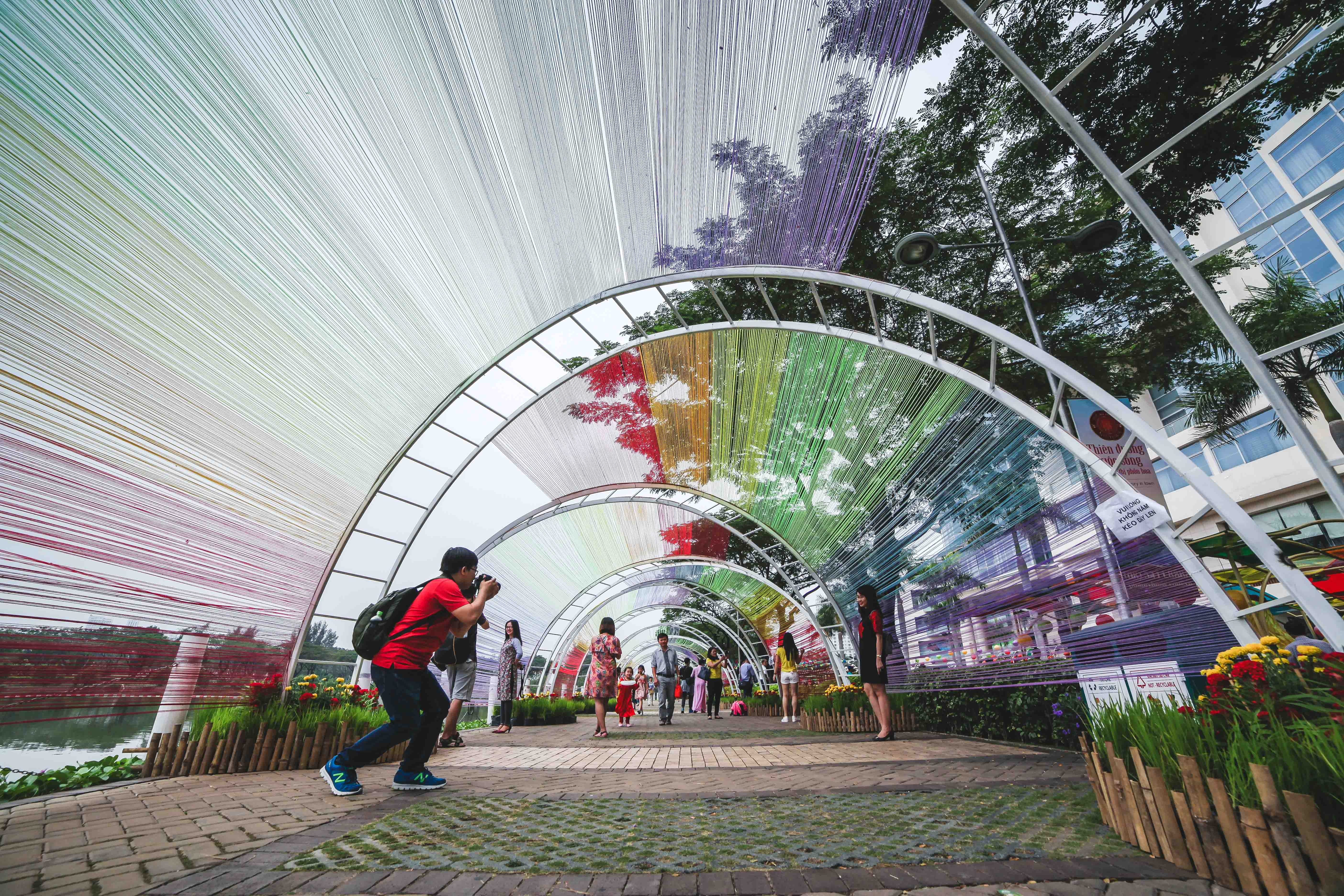 Hoi hoa xuan o pho nha giau Phu My Hung anh 7